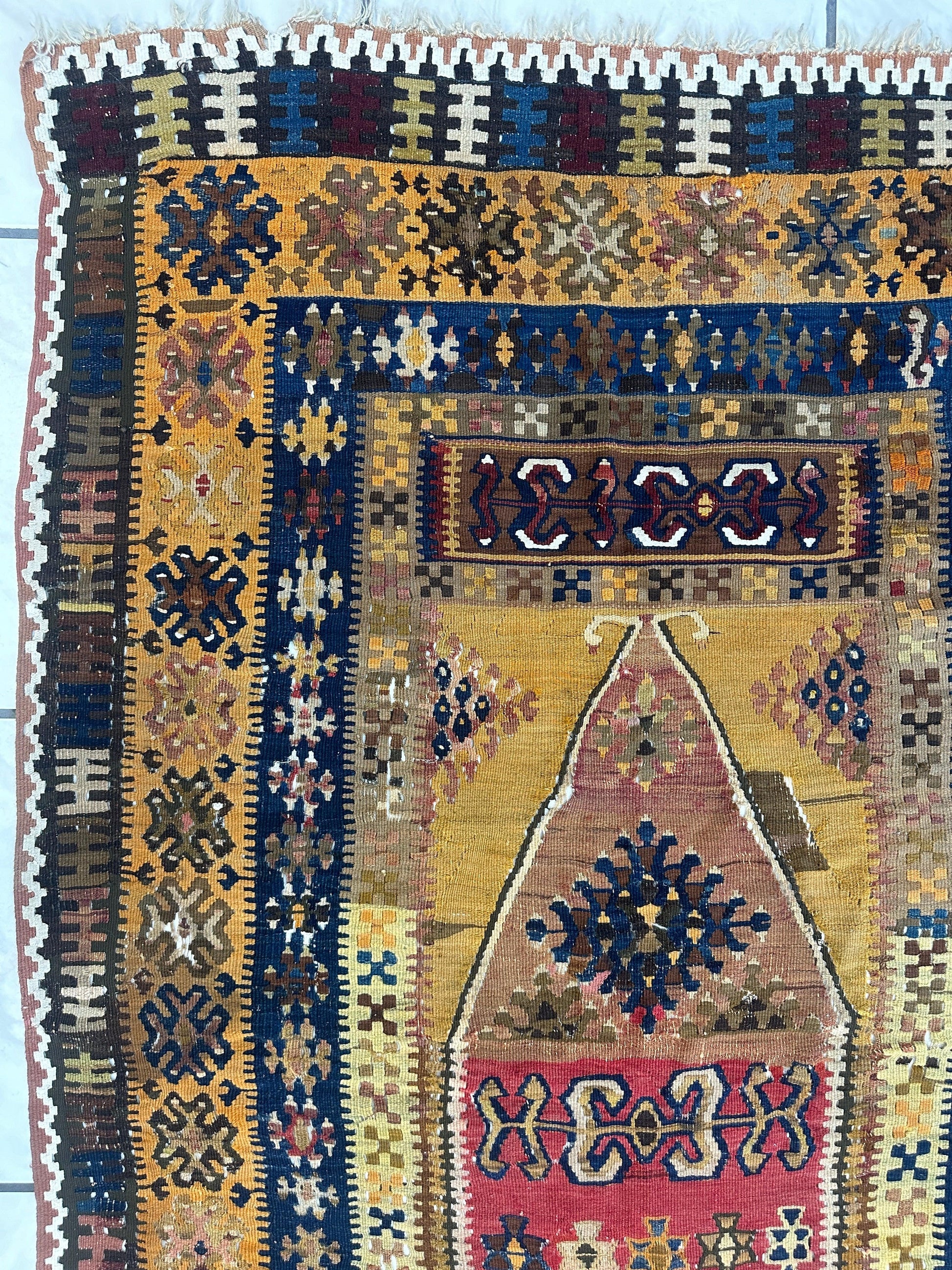 Antique Anatolian Wool Prayer Rug 4’ x 6’6” - Nuvé