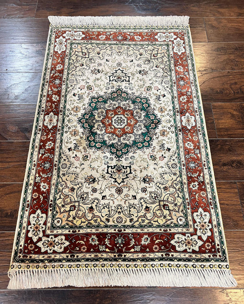 Silk Turkish Kayseri Rug 2.7 x 4, Floral Medallion, Fine Oriental Carpet, Small Vintage Rug, Silk Pile on Silk Foundation, Hand Knotted - Nuvé