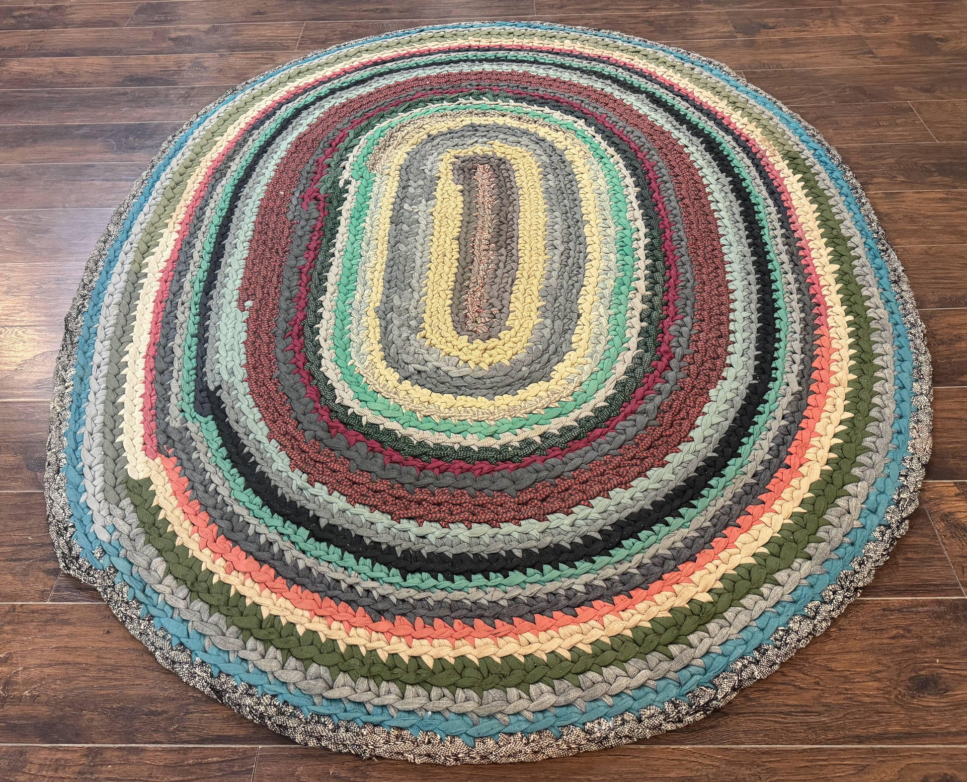 Antique American Braided Rug 5x7, Oval Multicolor Handmade Wool Braided Carpet - Nuvé