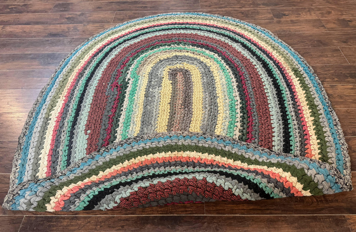 Antique American Braided Rug 5x7, Oval Multicolor Handmade Wool Braided Carpet - Nuvé