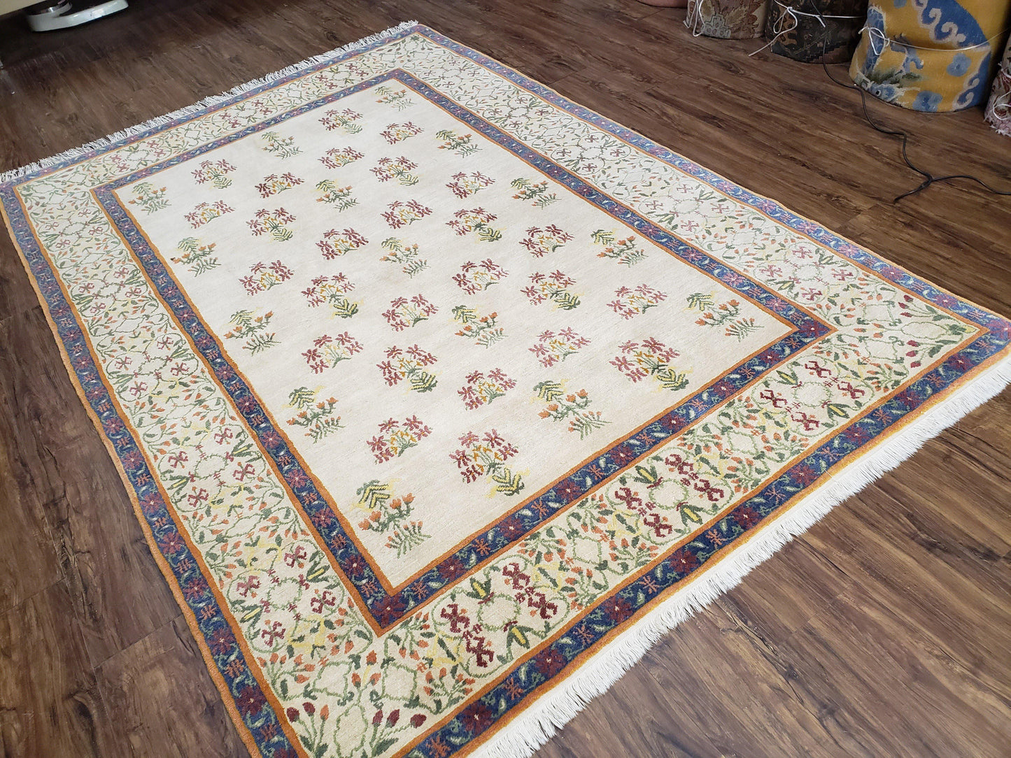 Tufenkian Rug 5.9 x 8.6, Tibetan Nepalese Rug, Hand Knotted, Soft Shiny Wool, Repeated Motifs, Contemporary Modern, Area Rug 6x9, Vintage - Nuvé