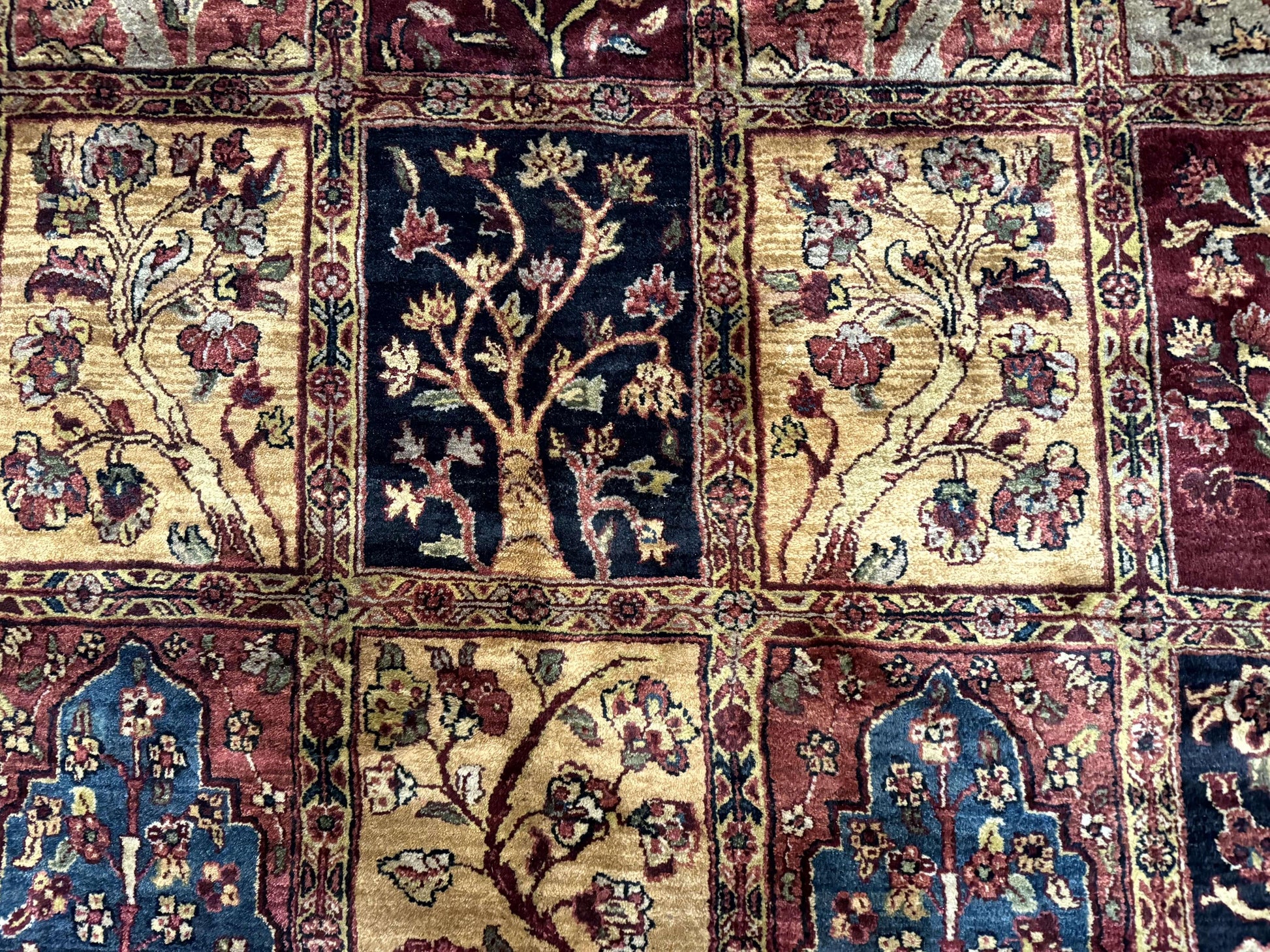 Indo Persian Rug 9x12, Bakhtiari Panel Design, Multicolor, Soft Wool Pile - Nuvé