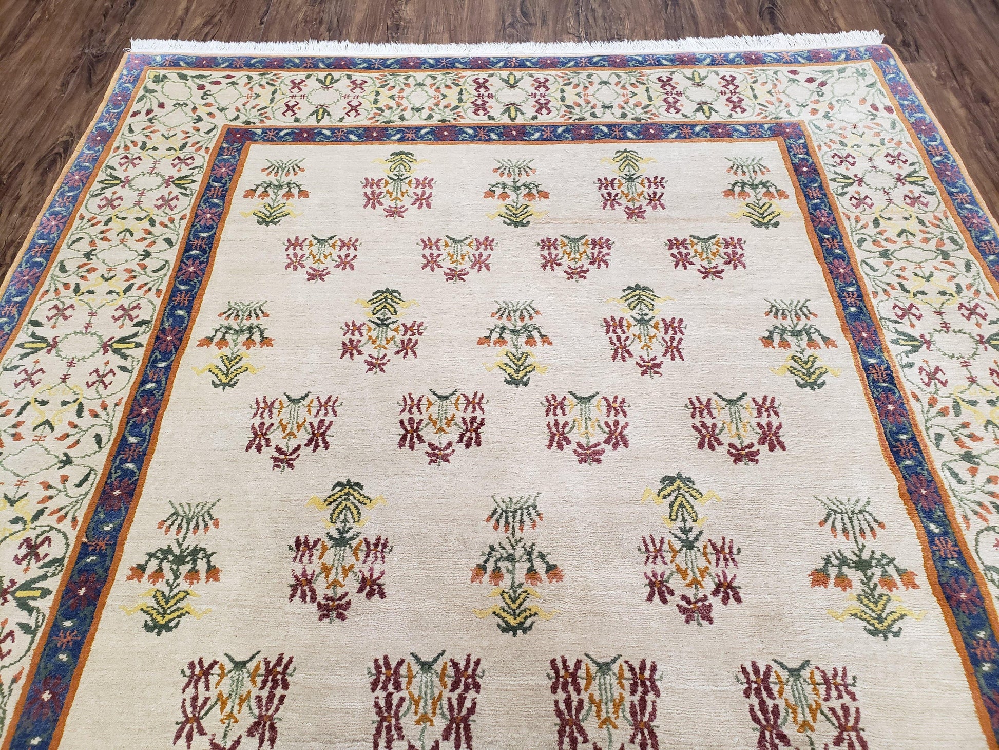 Tufenkian Rug 5.9 x 8.6, Tibetan Nepalese Rug, Hand Knotted, Soft Shiny Wool, Repeated Motifs, Contemporary Modern, Area Rug 6x9, Vintage - Nuvé