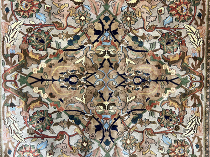 Indian Agra Rug 8x10, Wool Vintage Handmade Carpet, Gray Brown - Nuvé