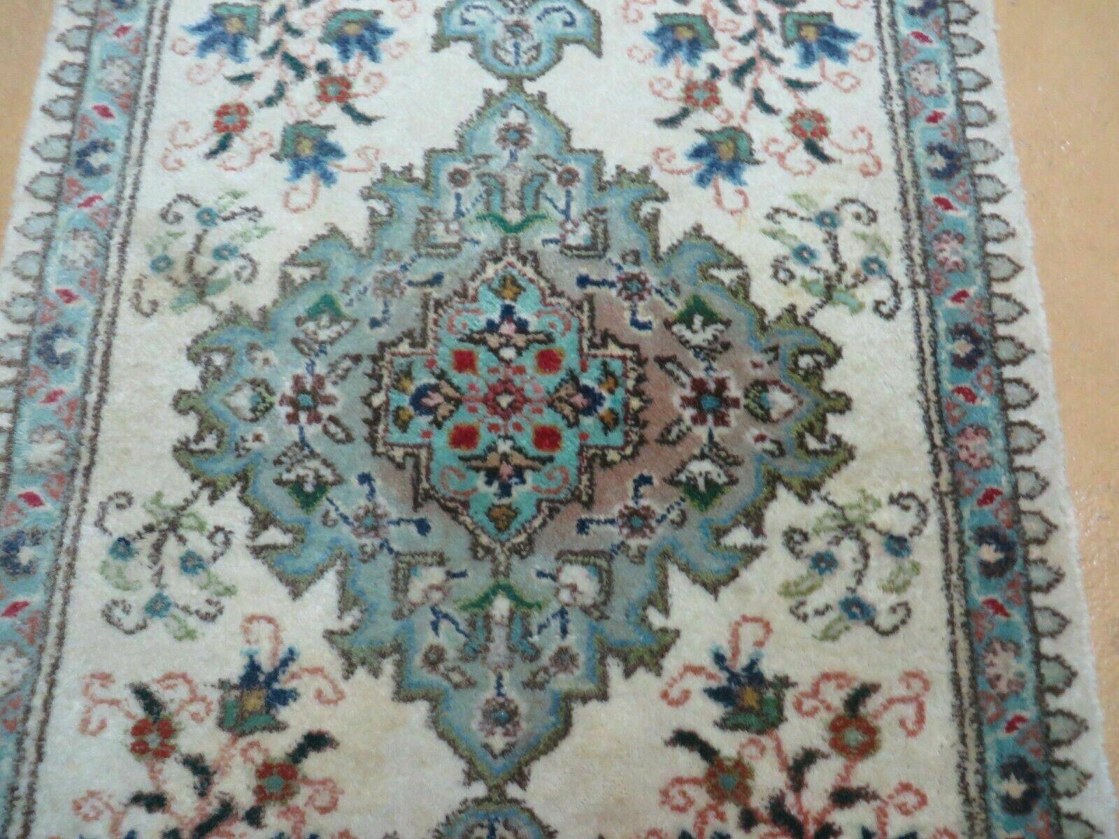 1' 9" X 2' 5" Handmade Indian Wool Rug Lahore Floral Design Small Oriental Rug Beige & Teal - Nuvé