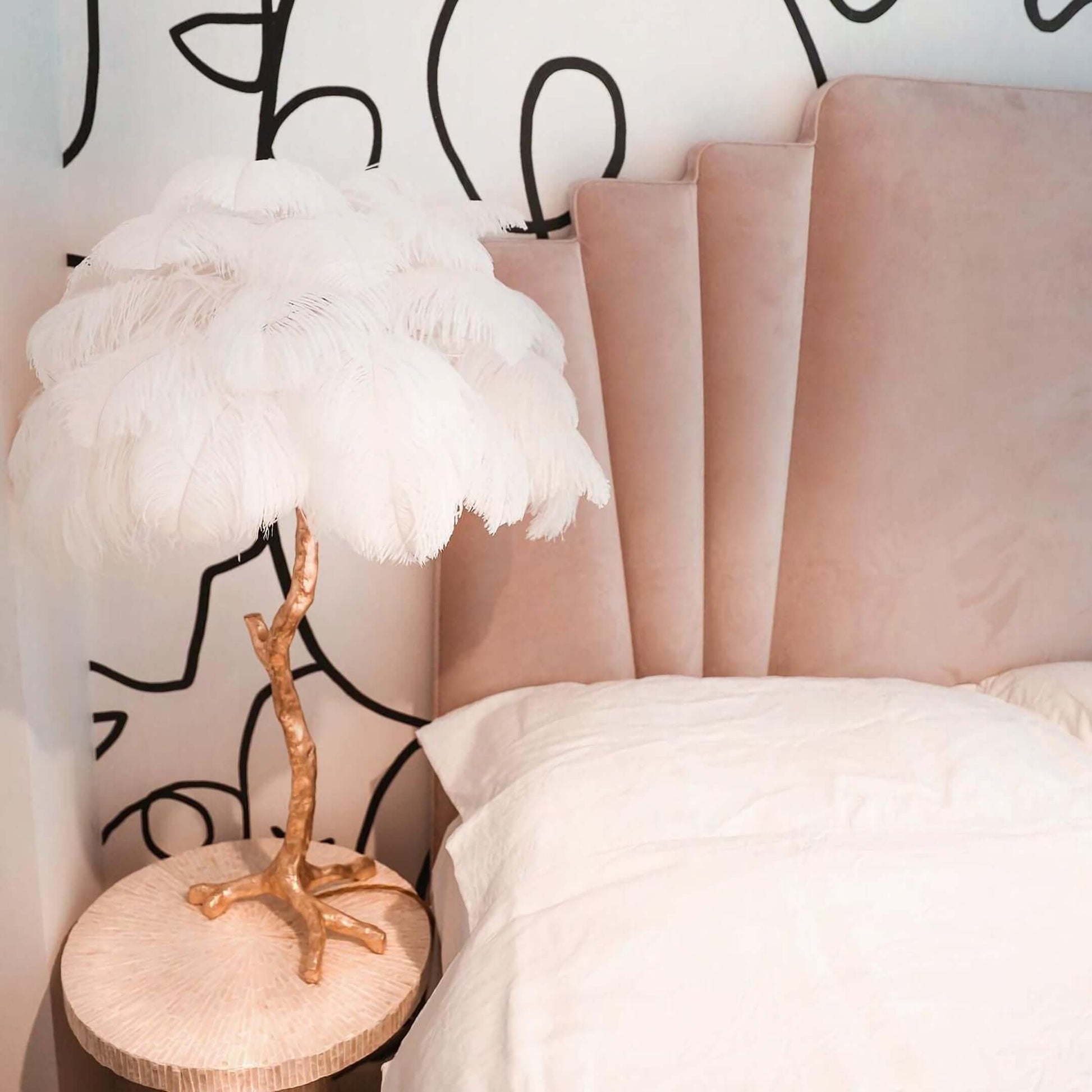 Ostrich Feather Table Lamp - Nuvé