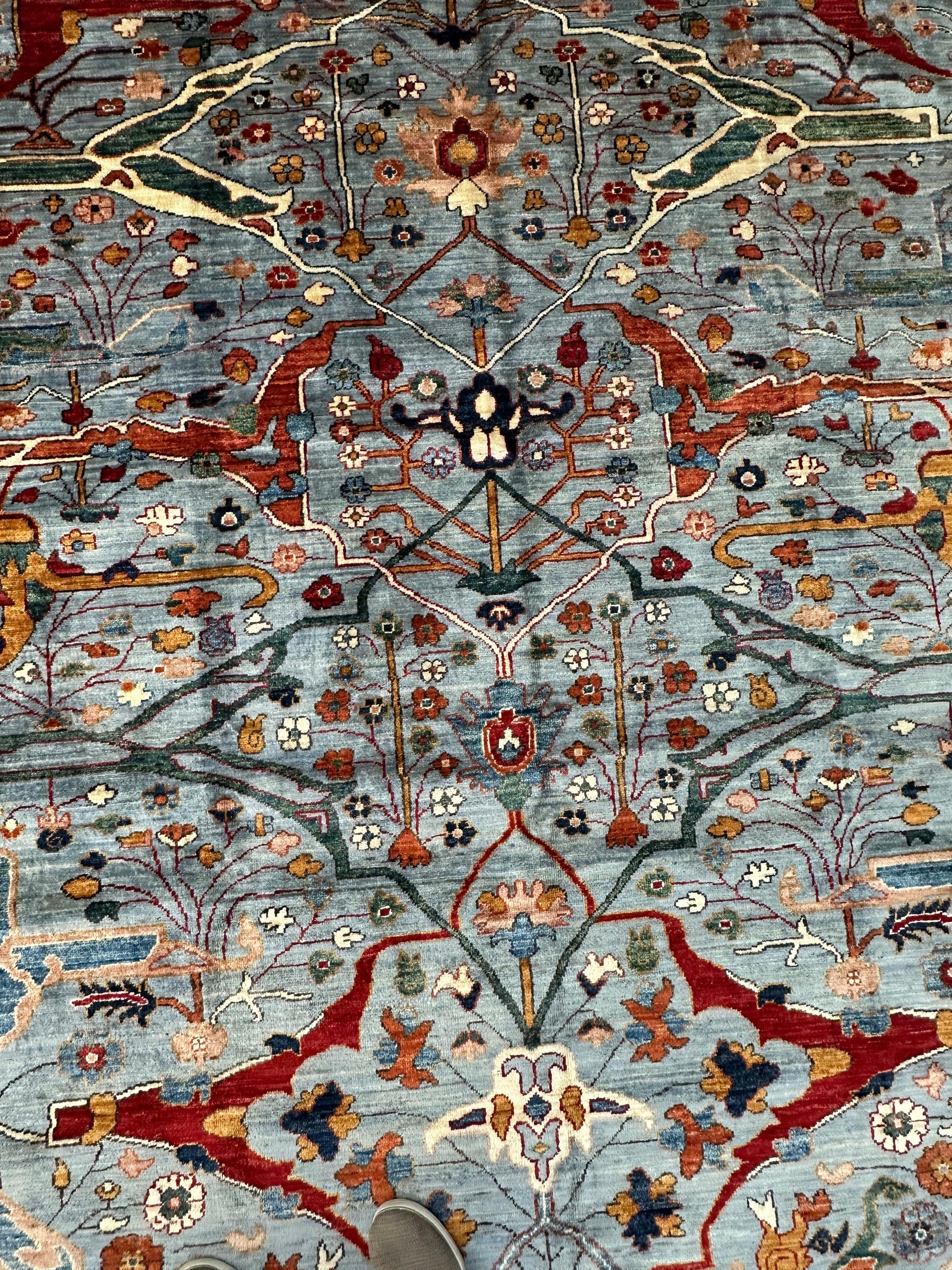 Hand-Knotted Trasitional Serapi Ghazni Wool Rug – 9’1” x 12’ – Intricate Floral Design - Nuvé