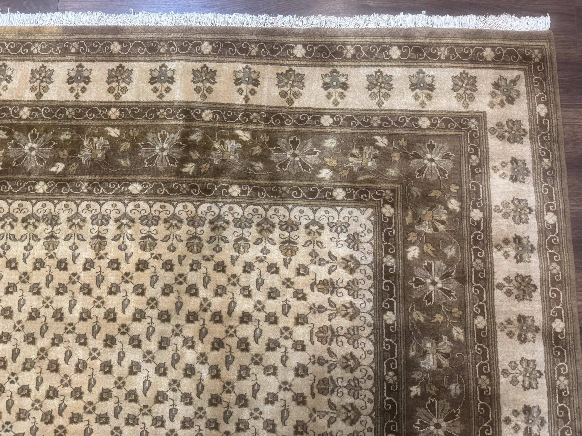 Indo Persian Rug, Allover Pattern, Beige, Wool Handmade Carpet - Nuvé