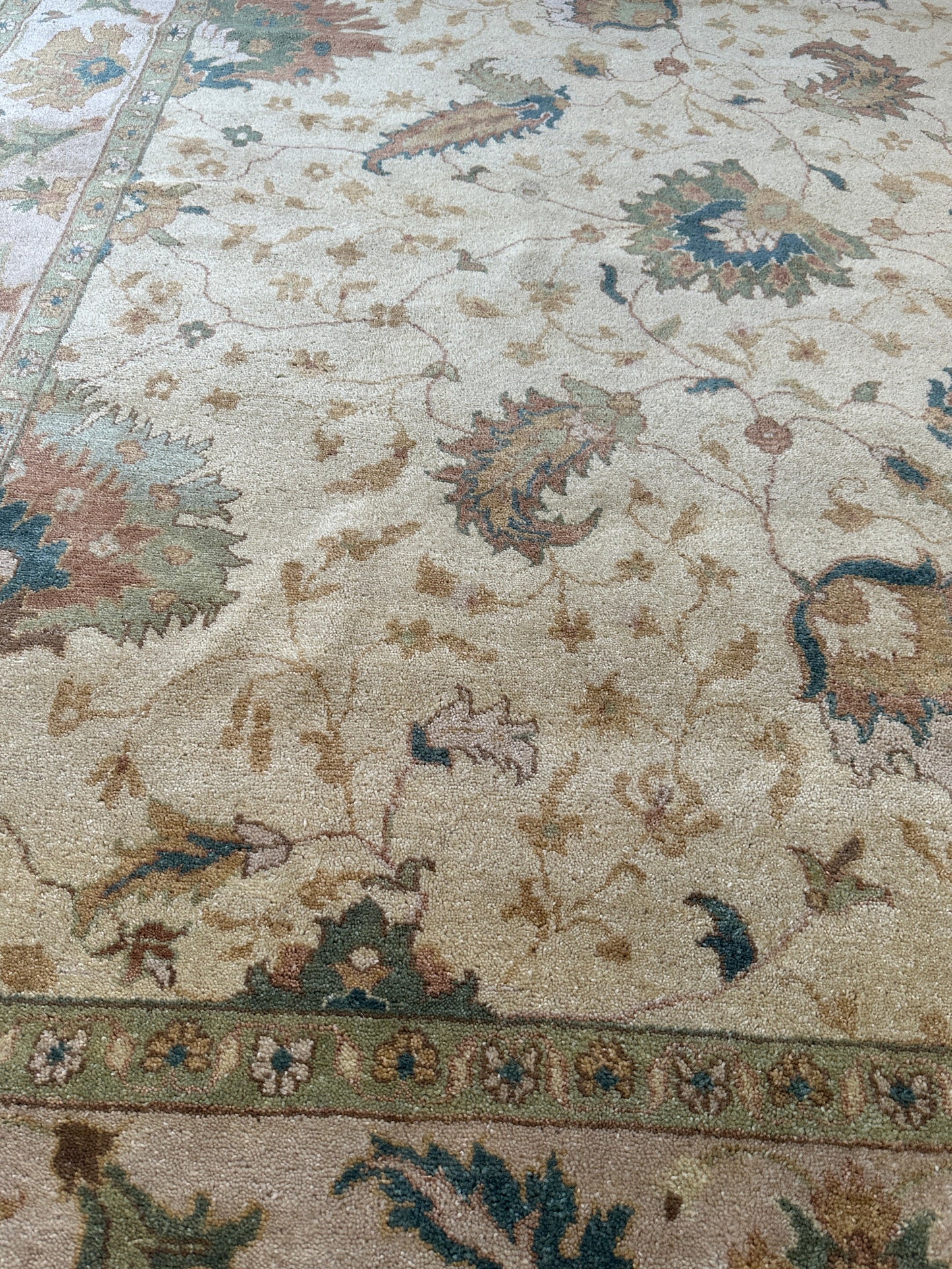 Hand-Knotted Oushak Soft Wool Rug 8 x 10 - Nuvé