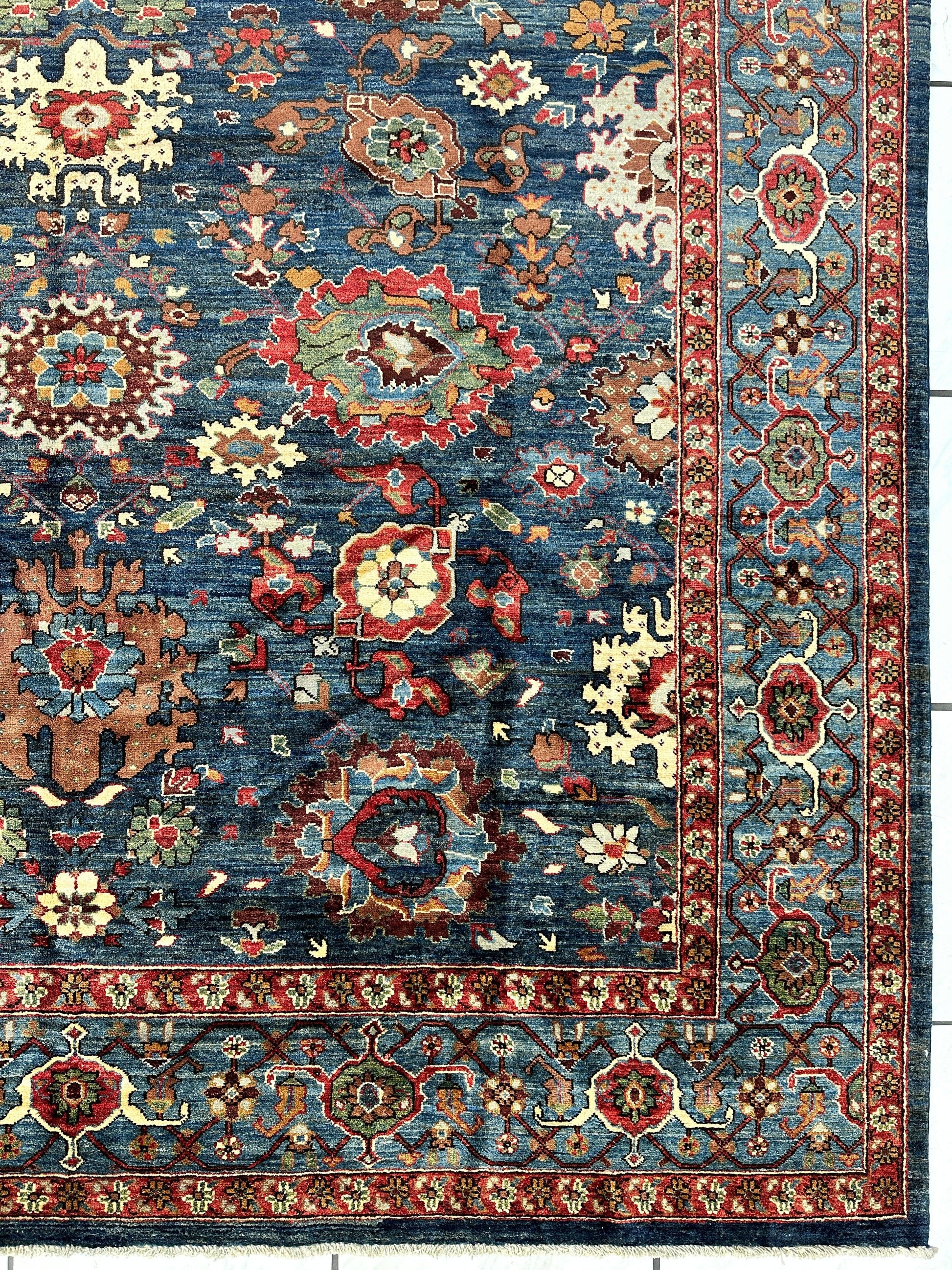 Trasitional Serapi Ghazni Wool Rug – 8' x 10’ – Intricate Floral Design - Nuvé