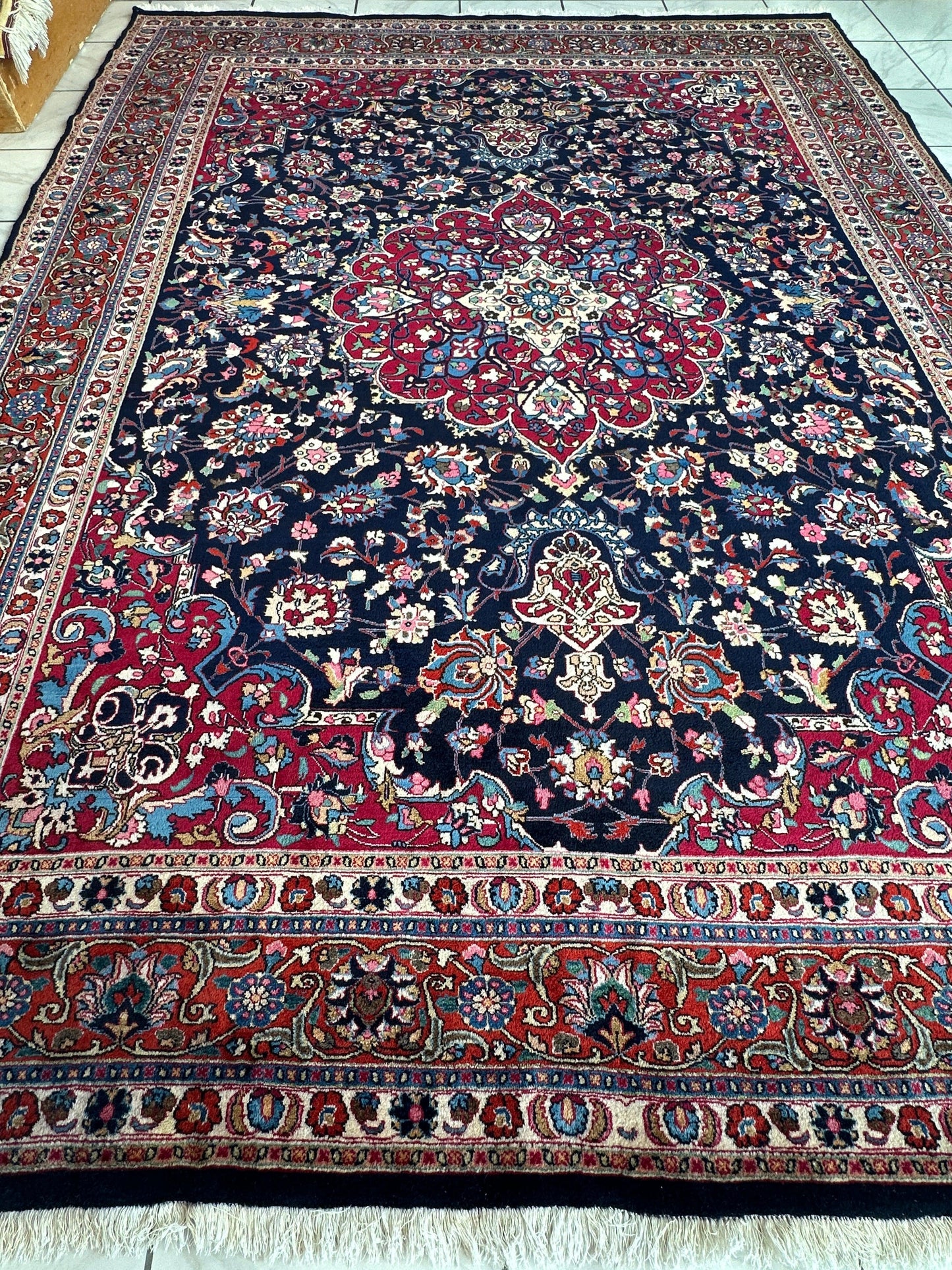 Persian Mashhad Hand Knotted Wool Area Rug 9’9” x 13’3” - Nuvé