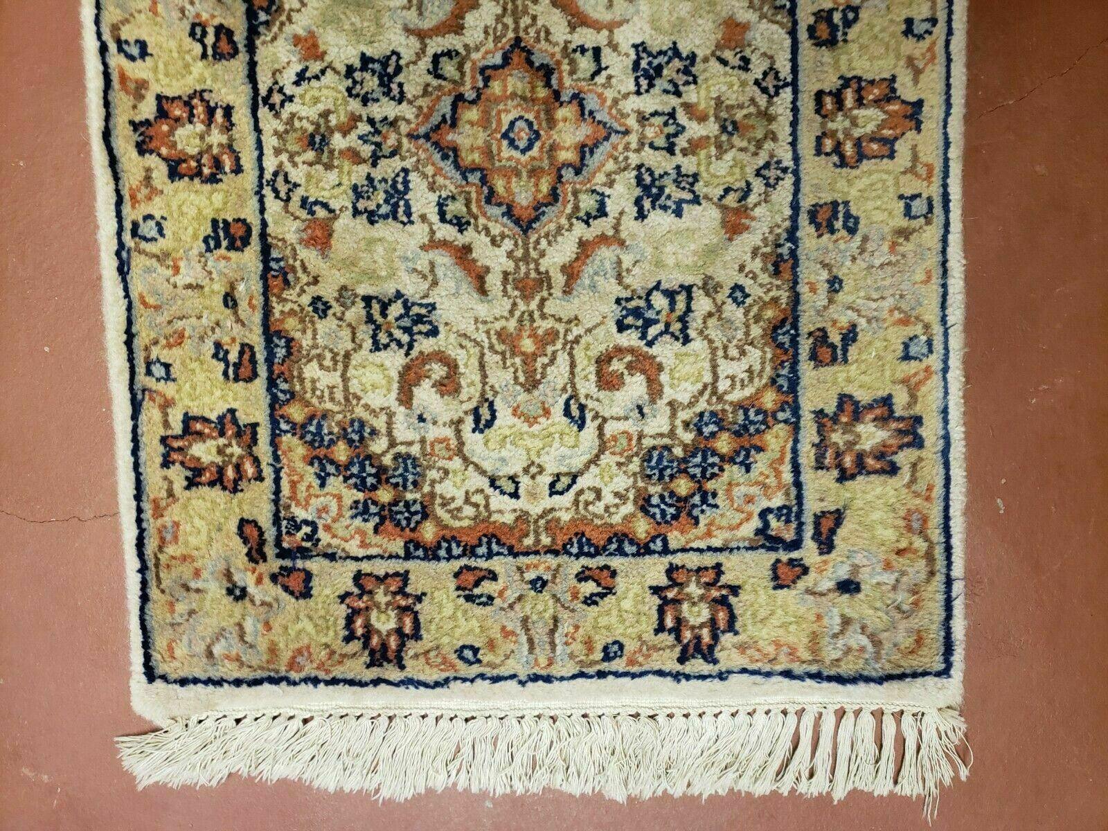 1' 8" X 2' 4" Handmade Floral Oriental Wool Rug Carpet Ivory - Nuvé