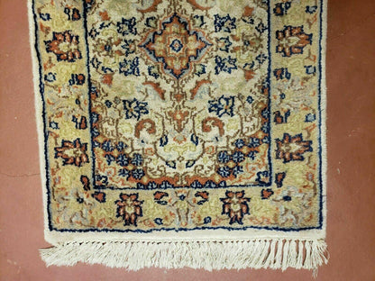 1' 8" X 2' 4" Handmade Floral Oriental Wool Rug Carpet Ivory - Nuvé