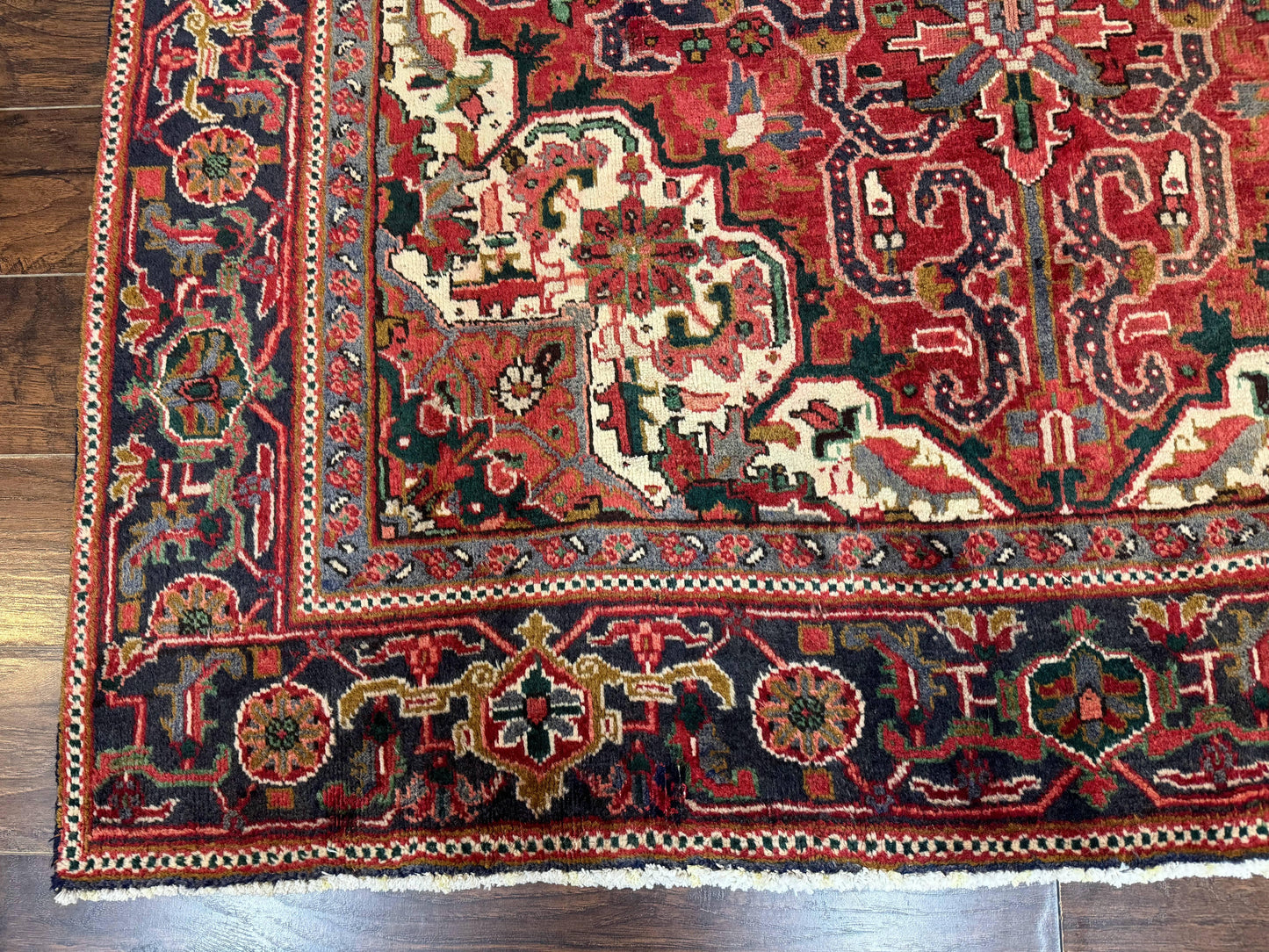 Persian Heriz Rug 6.6 x 9, Geometric Wool Persian Carpet - Nuvé
