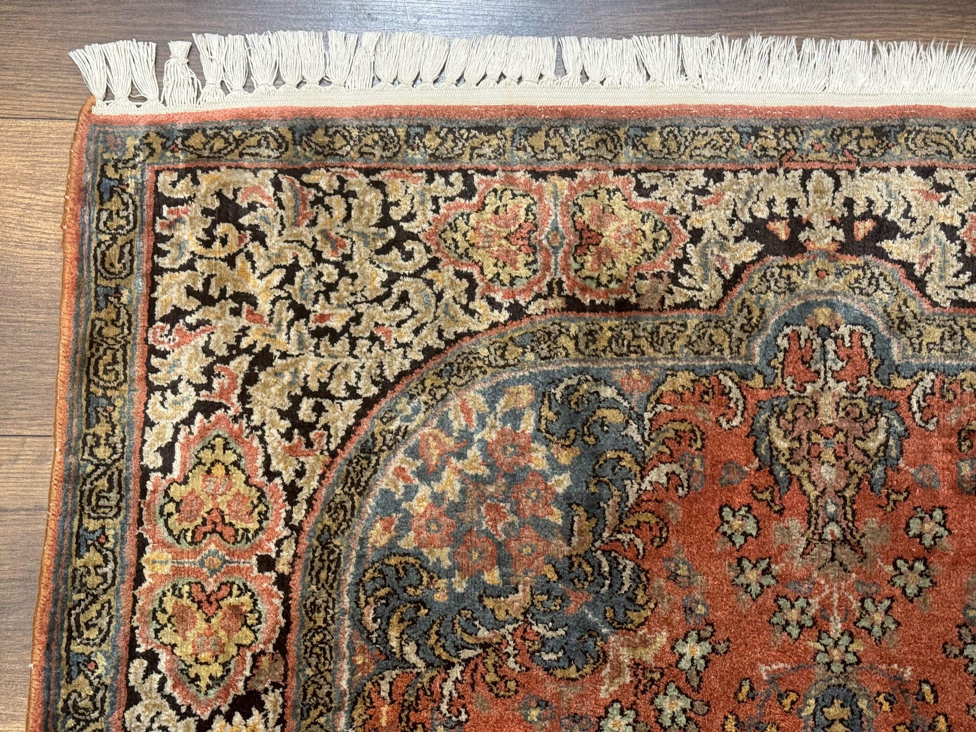 Indian Kashmiri Silk Rug 3x5, Fine 260 KPSI, Hand Knotted - Nuvé
