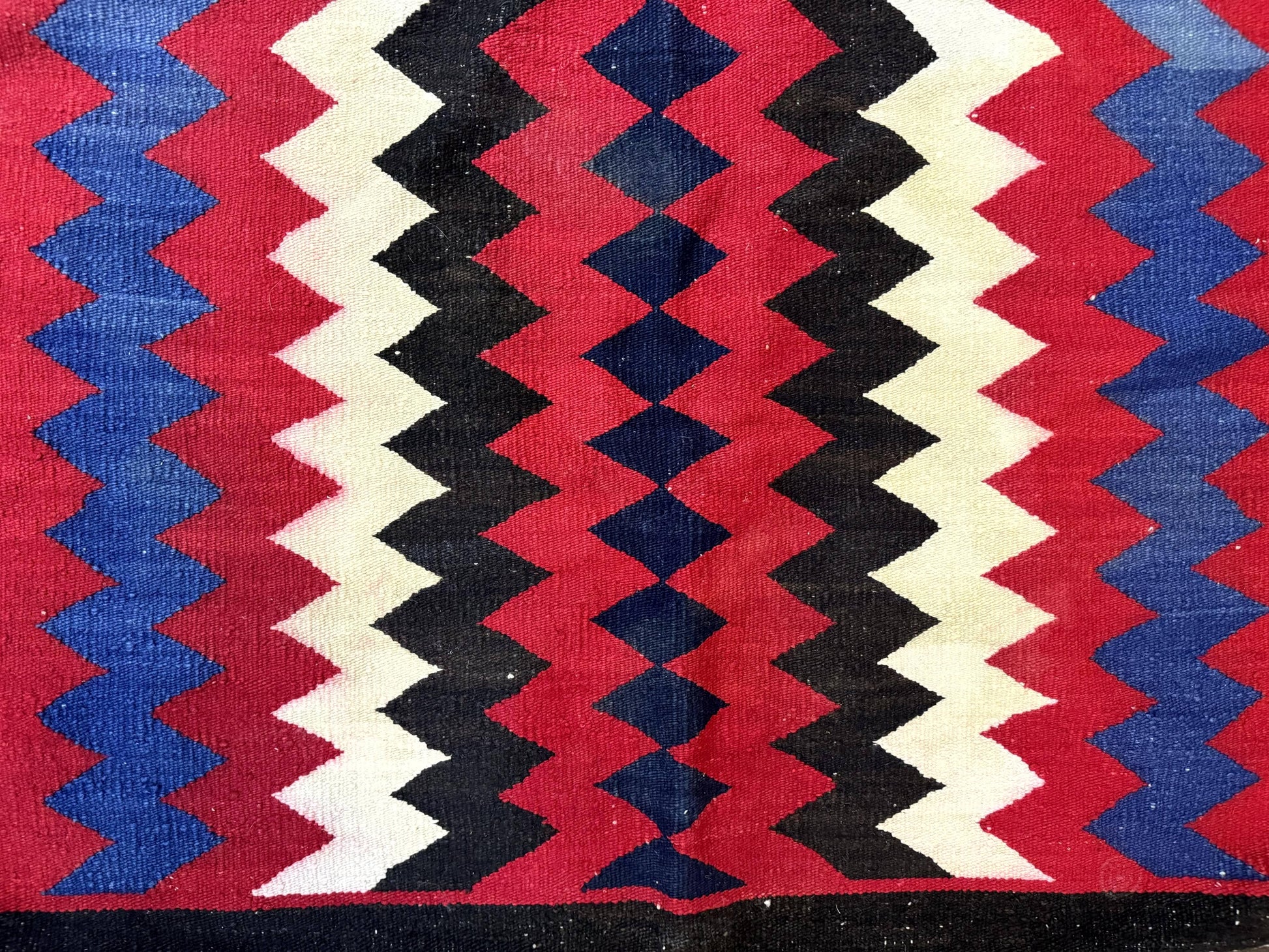 Antique Navajo Rug 3.7 x 2.8, Red Ivory Blue, Zig Zag Pattern, Handmade, Wool - Nuvé