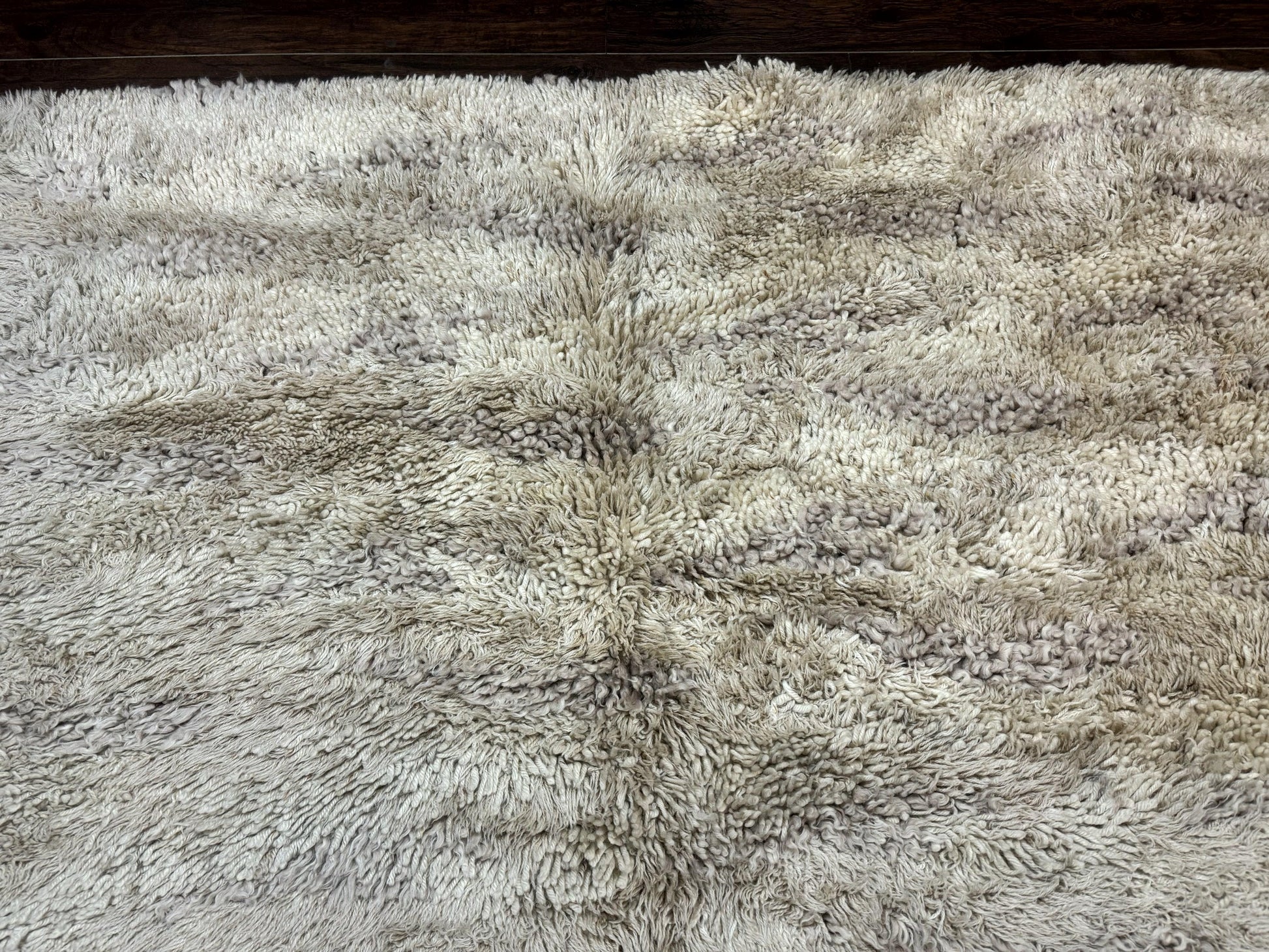 European Rya Shag Rug 6.6 x 9.7, Beige, Fluffy Vintage Area Rug - Nuvé