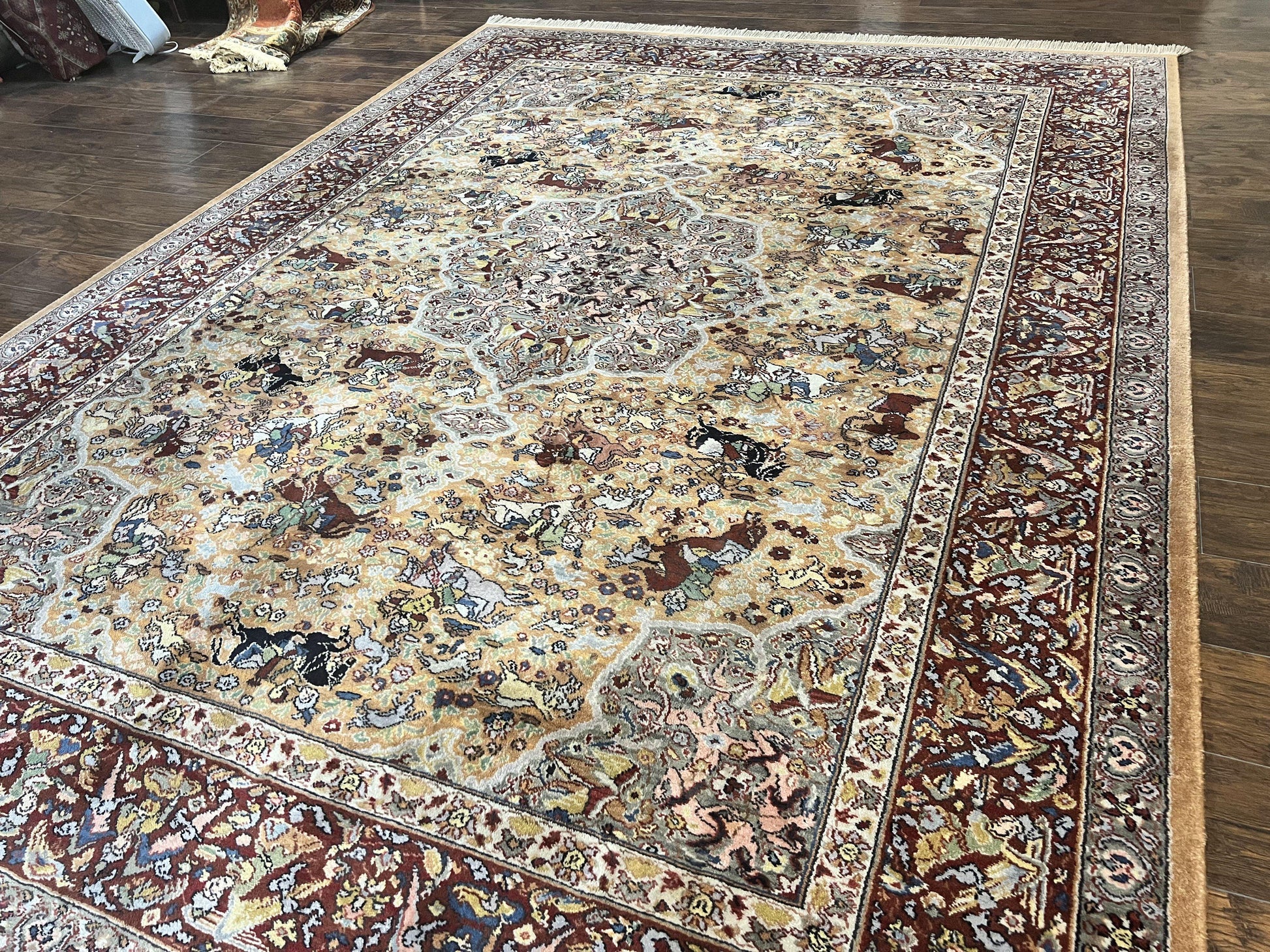 Karastan Rug 8.8 x 12 Persian Hunting Rug #723, Wool Pile - Nuvé