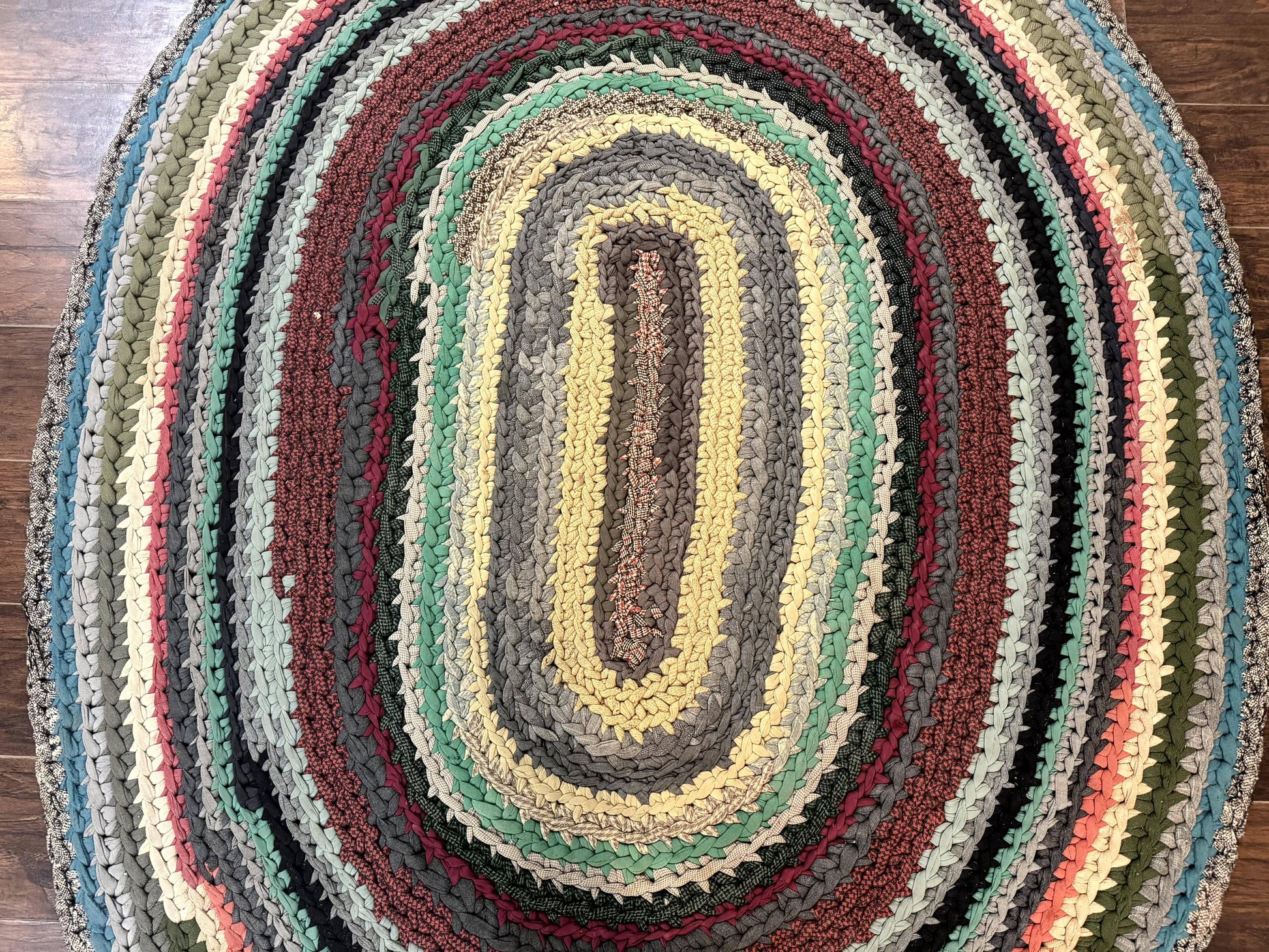 Antique American Braided Rug 5x7, Oval Multicolor Handmade Wool Braided Carpet - Nuvé