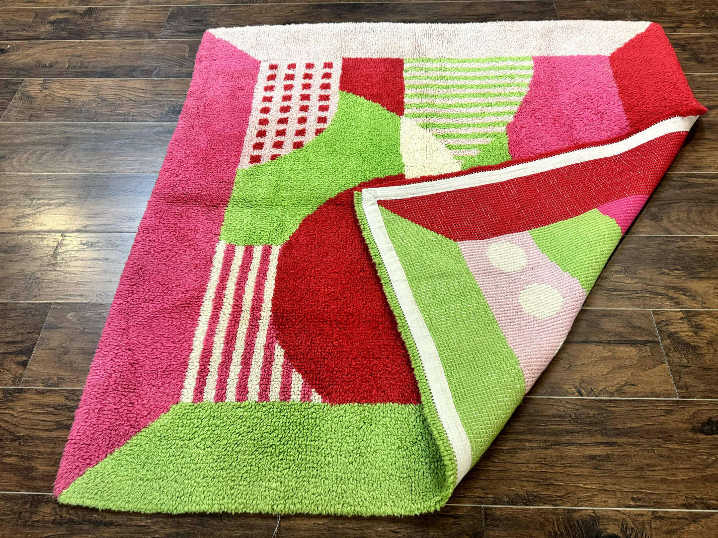 European Shag Rug 4.8 x 4.8, Modern Abstract Design, Green Pink Red, Square Shag Rug, Unique - Nuvé