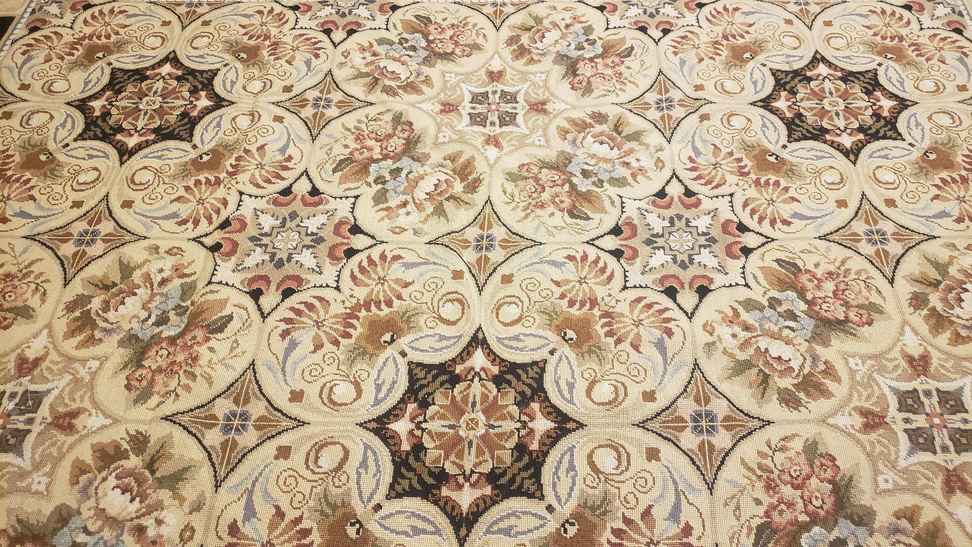 Needlepoint Rug 8x10ft Allover European Design Flowers 100% Wool Hand Knotted Aubusson Area Rug Brand New Flatweave Needle Point Carpet Chic - Nuvé