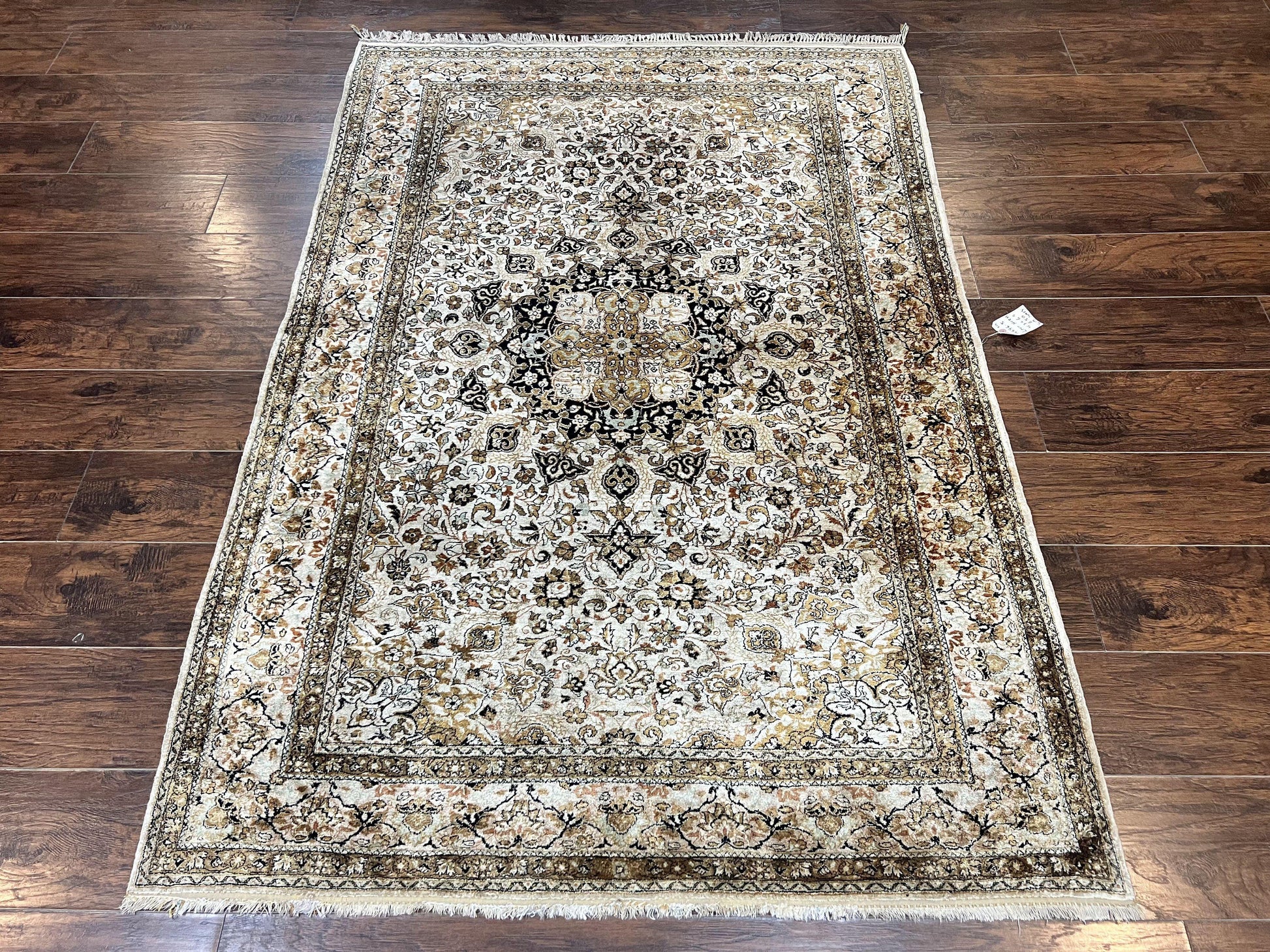 Persian Qum Silk Rug, Floral Medallion, Very Fine 60 Raj 475 KPSI, Handmade Hand Knotted Oriental Carpet, Silk on Silk - Nuvé
