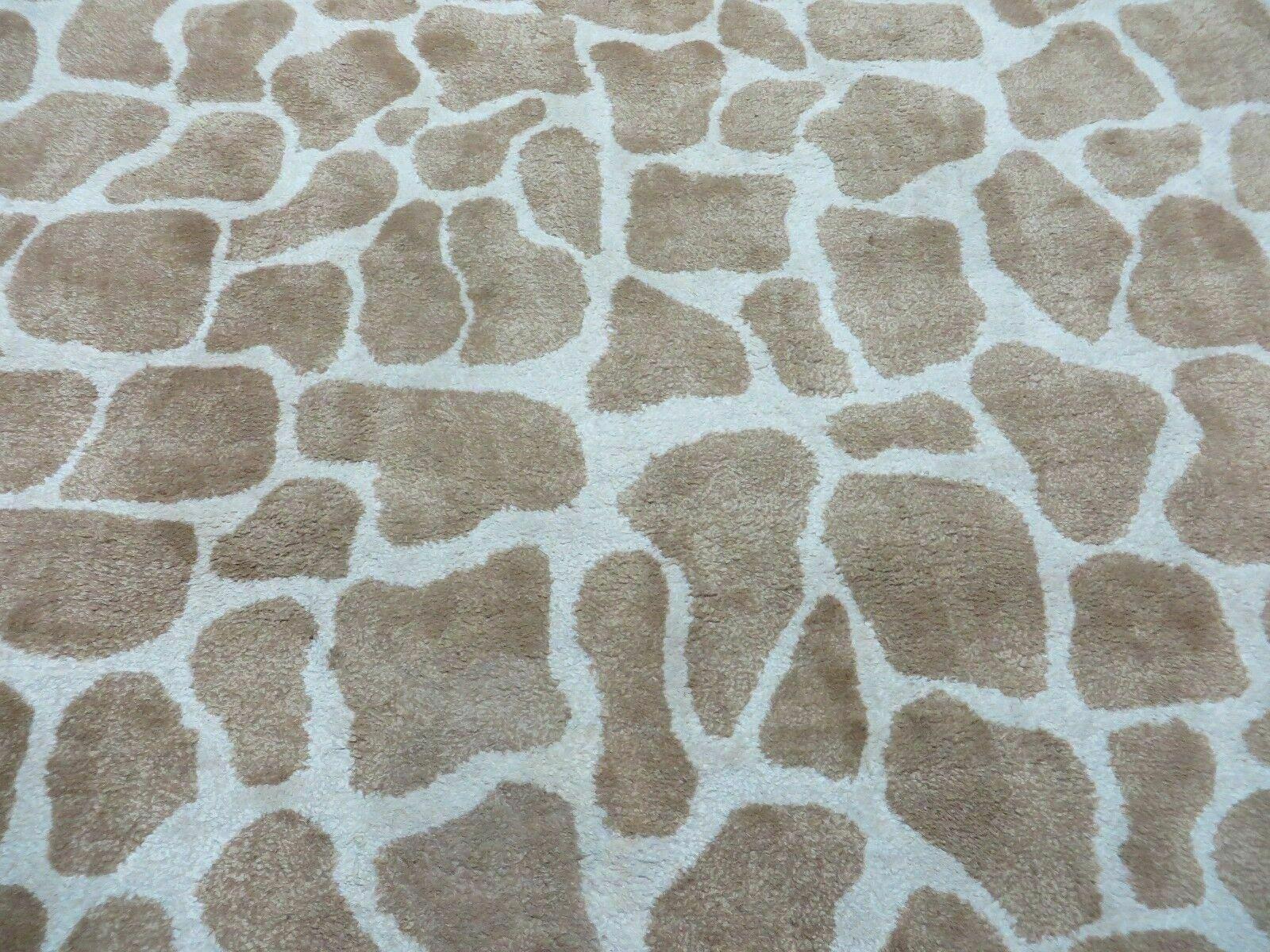 6x9 Safavieh Rug - Nuvé
