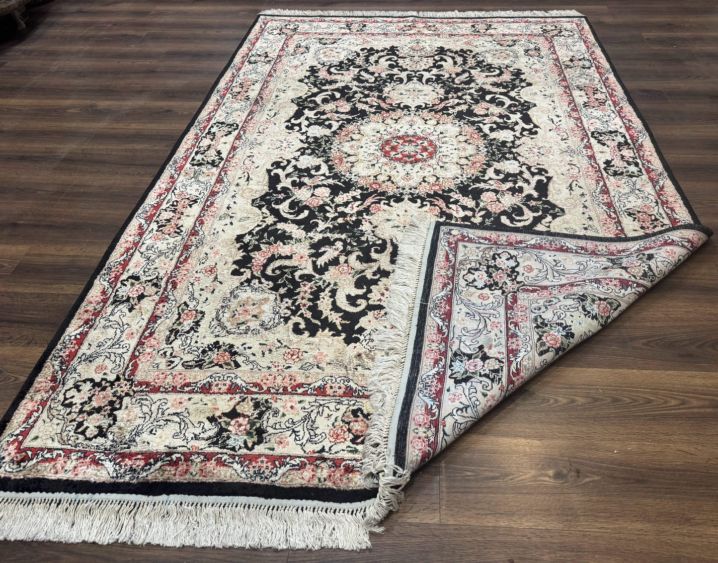 Indian Kashmiri Silk Rug, Floral Medallion, Vintage Hand Knotted Carpet - Nuvé
