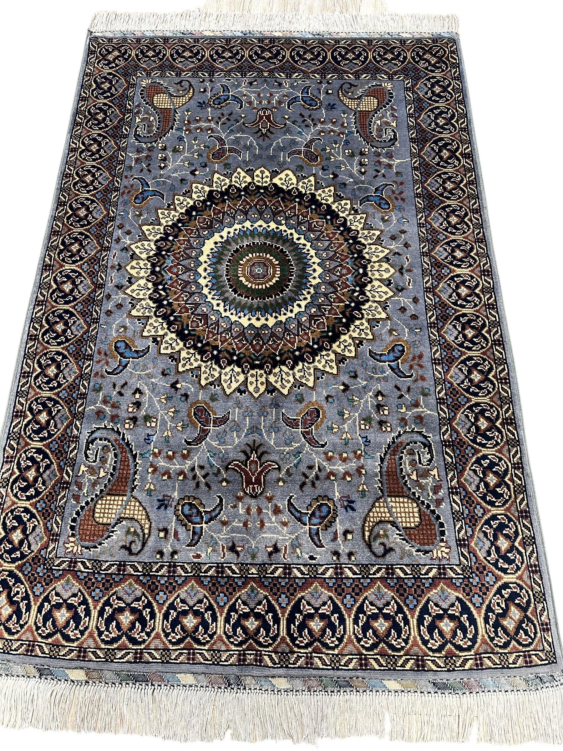 Hand-Knotted Parak Rug – Gray, 40” x 60” | Afghan Wool Rug - Nuvé