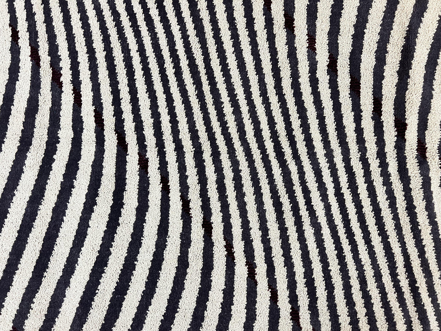 Vintage Zebra Stripes Shag Rug 5.7 x 7.4, Black and White, Retro, Wool - Nuvé