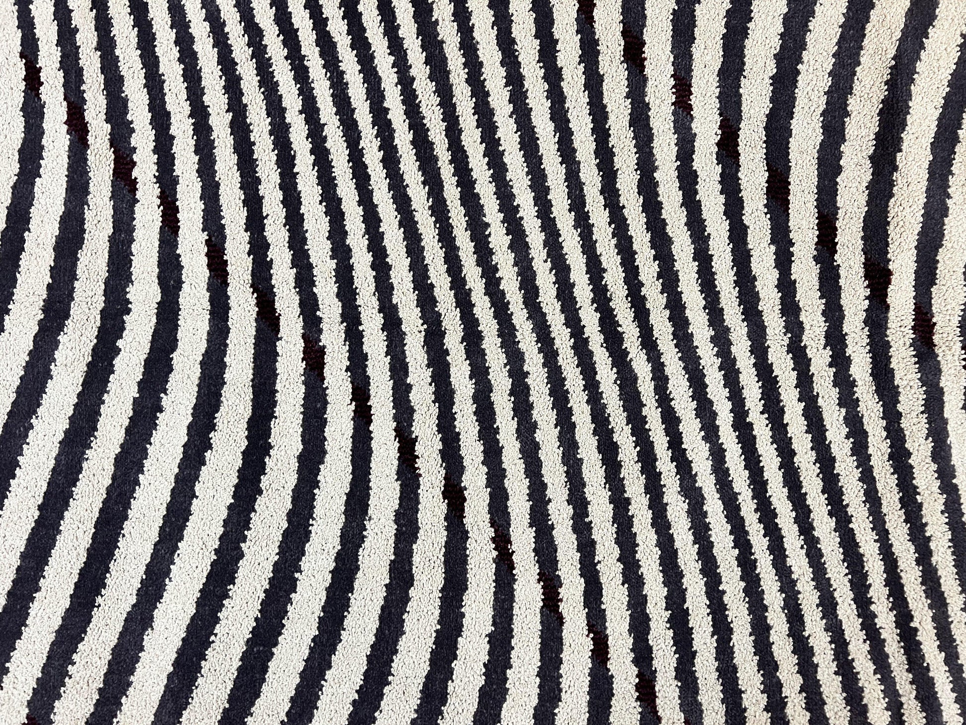 Vintage Zebra Stripes Shag Rug 5.7 x 7.4, Black and White, Retro, Wool - Nuvé