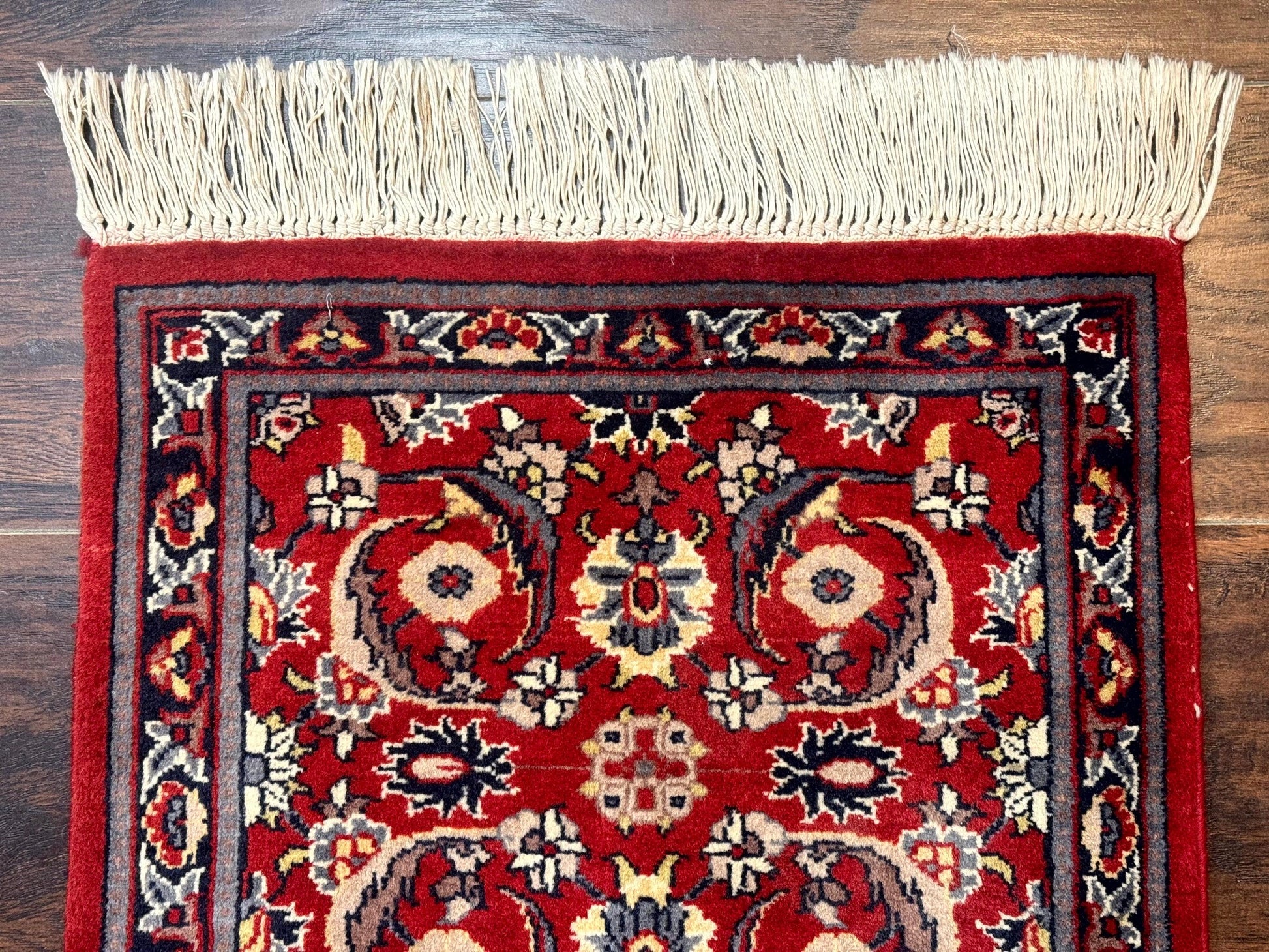 Small Pak Persian Handmade Wool Rug 1.7 x 2, Red - Nuvé
