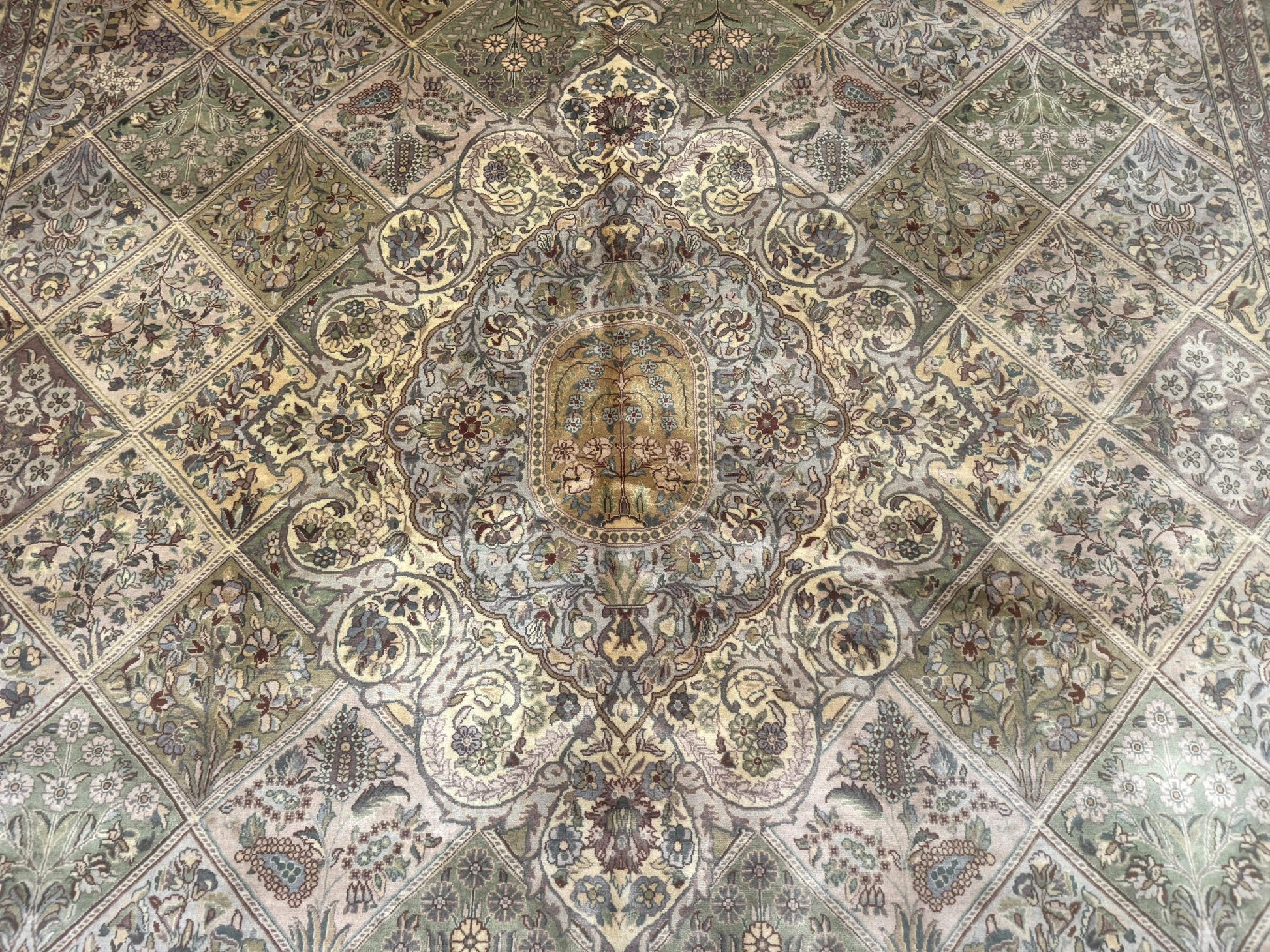 Pak Persian Rug 9x12, Diamond Panel Design, Fine 225 KPSI, Wool - Nuvé