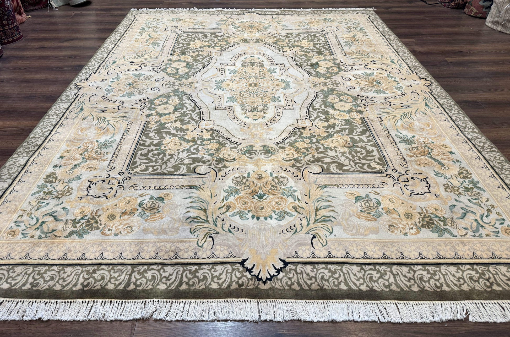 Aubusson Rug 8x10, Very Fine 225 KPSI, Floral, French European Design, Pakistani Carpet - Nuvé