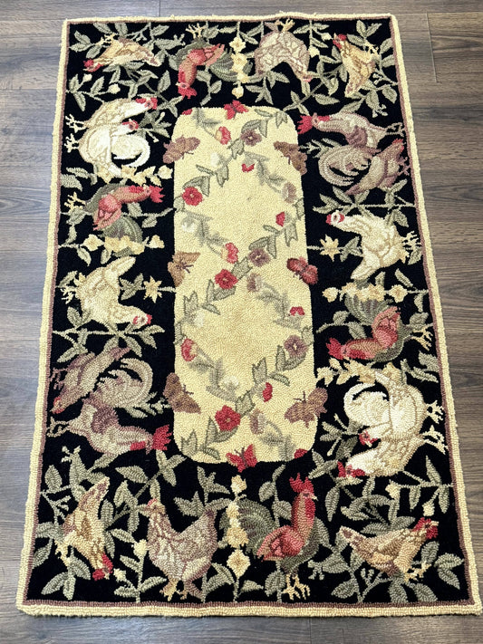 Small Vintage Hooked Rug, Roosters, Handmade, Wool - Nuvé