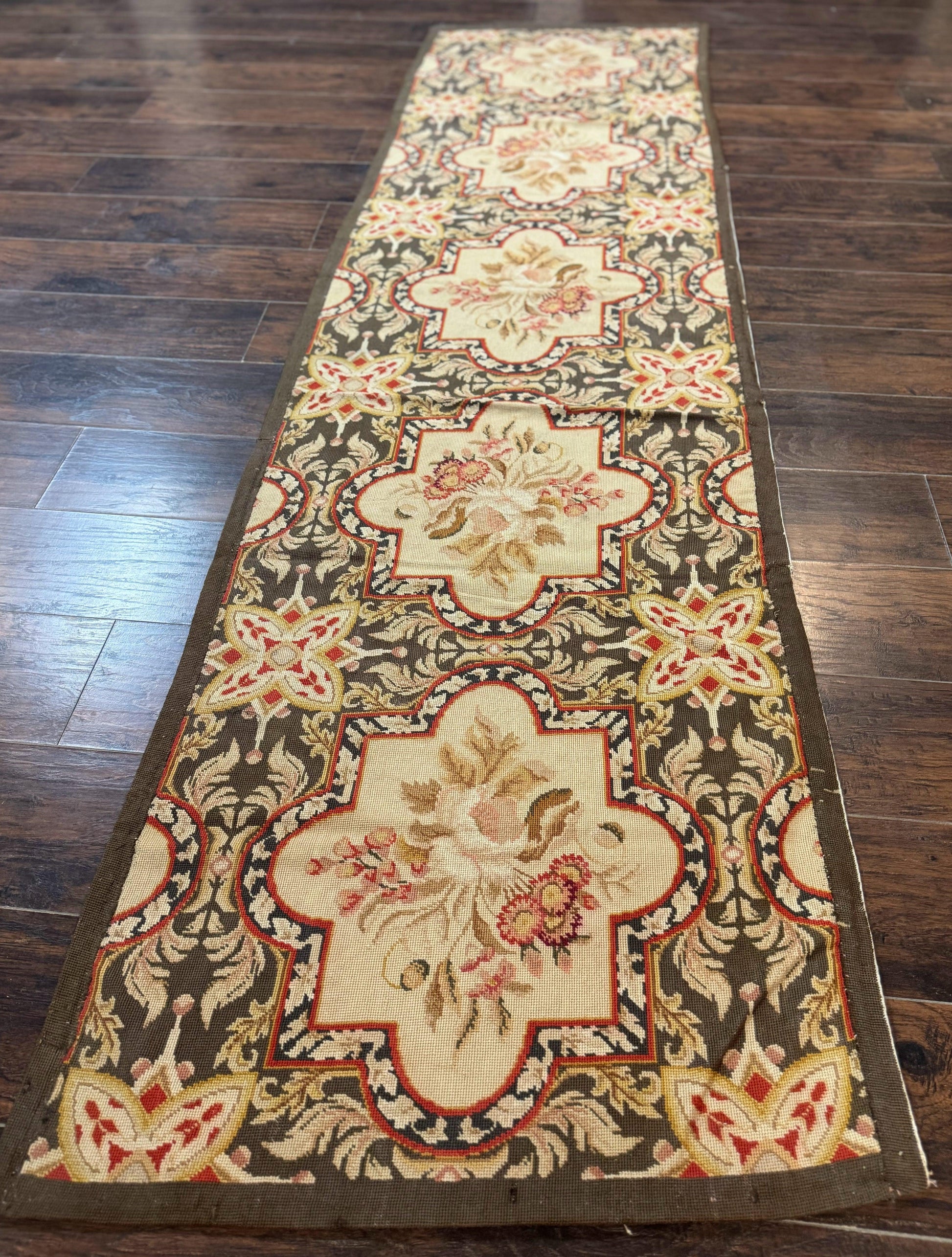 Needlepoint Runner Rug 2.7 x 9.7, European French Design, Wool, Handmade, Vintage - Nuvé