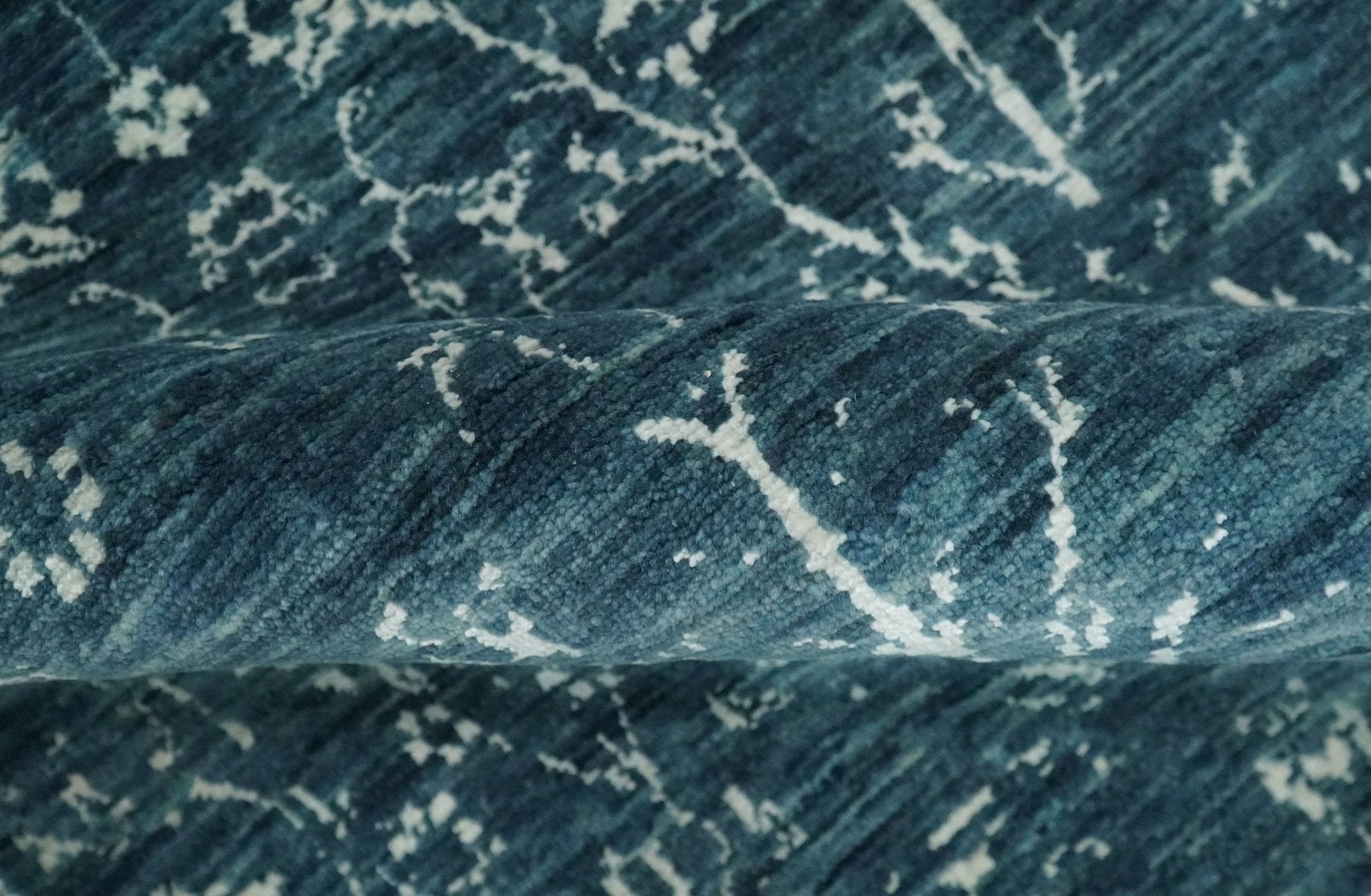 2.6x10 Fine Hand Knotted White and Blue Traditional Vintage Persian Style Antique Wool Rug | AGR23 - Nuvé