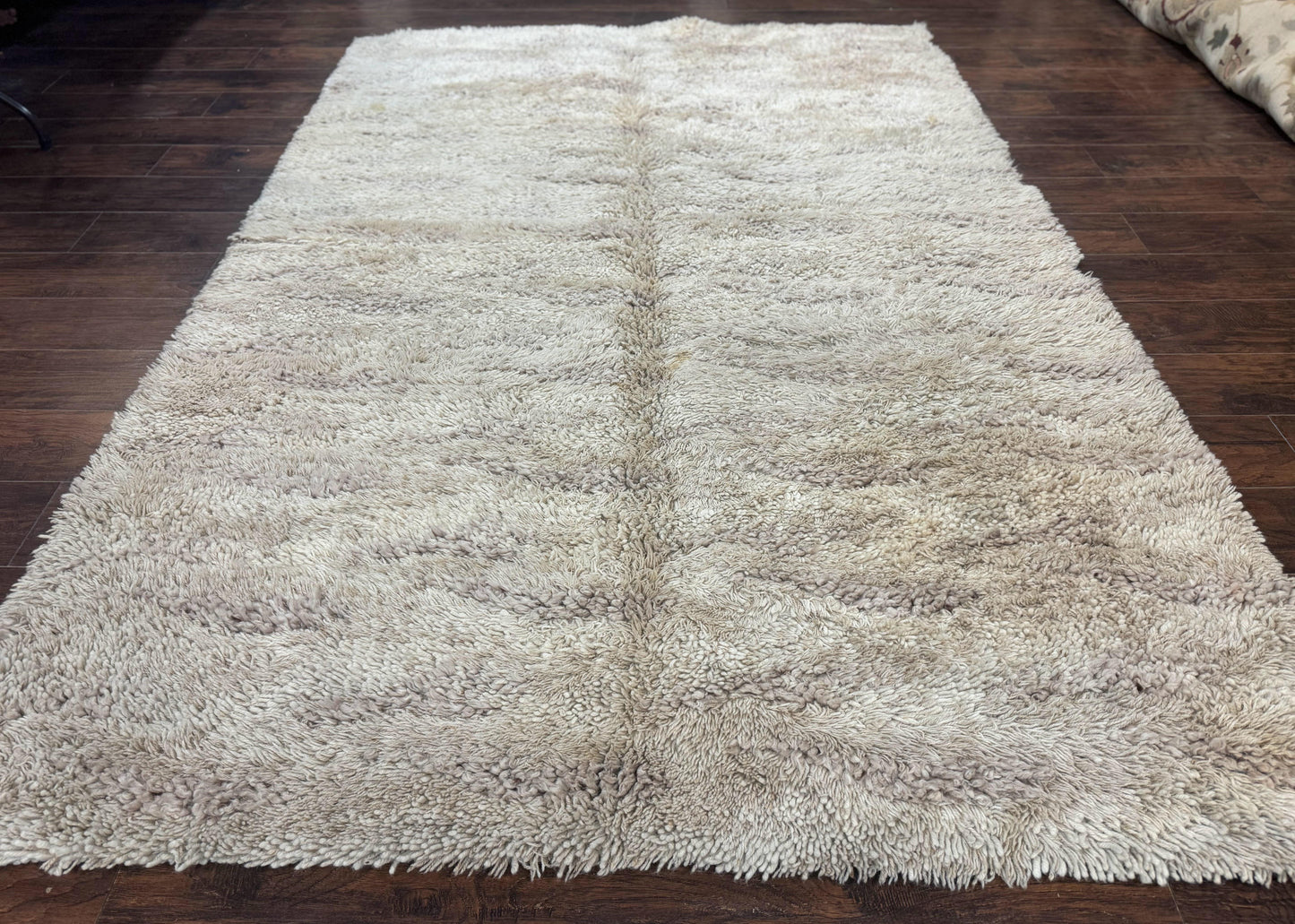 European Rya Shag Rug 6.6 x 9.7, Beige, Fluffy Vintage Area Rug - Nuvé