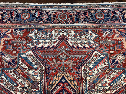 Antique Persian Heriz Rug – 11x16 Palace Size, Geometric Medallion, 1920s - Nuvé