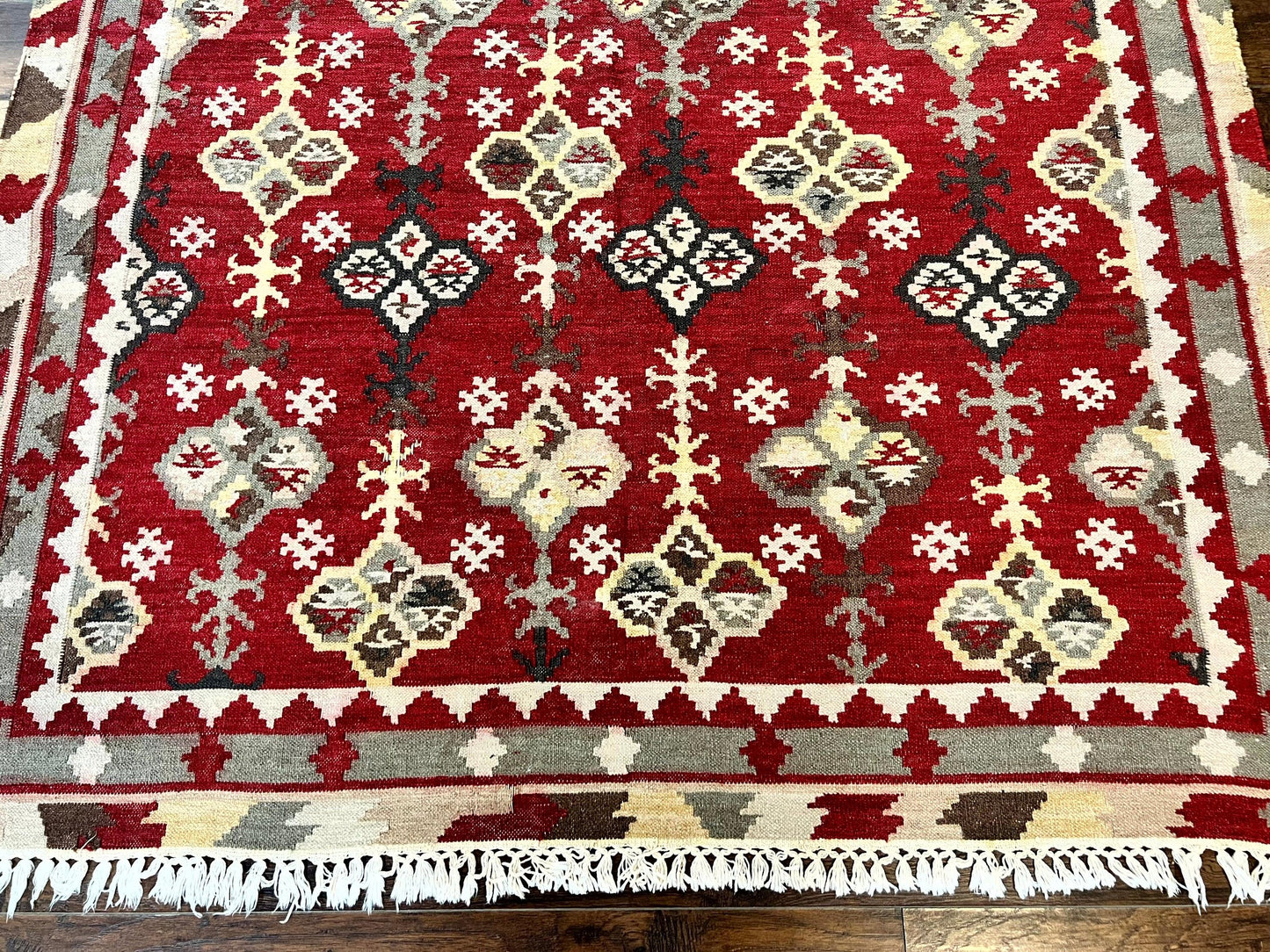 Indian Kilim Rug 6x6, Square Kilim Flatweave Carpet, Vintage Handmade Wool Rug, Red - Nuvé