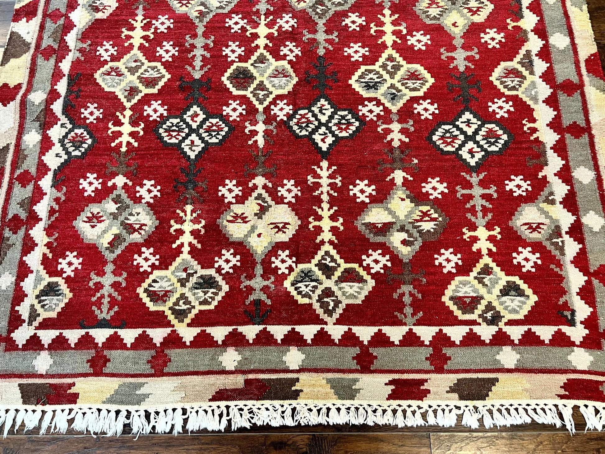 Indian Kilim Rug 6x6, Square Kilim Flatweave Carpet, Vintage Handmade Wool Rug, Red - Nuvé