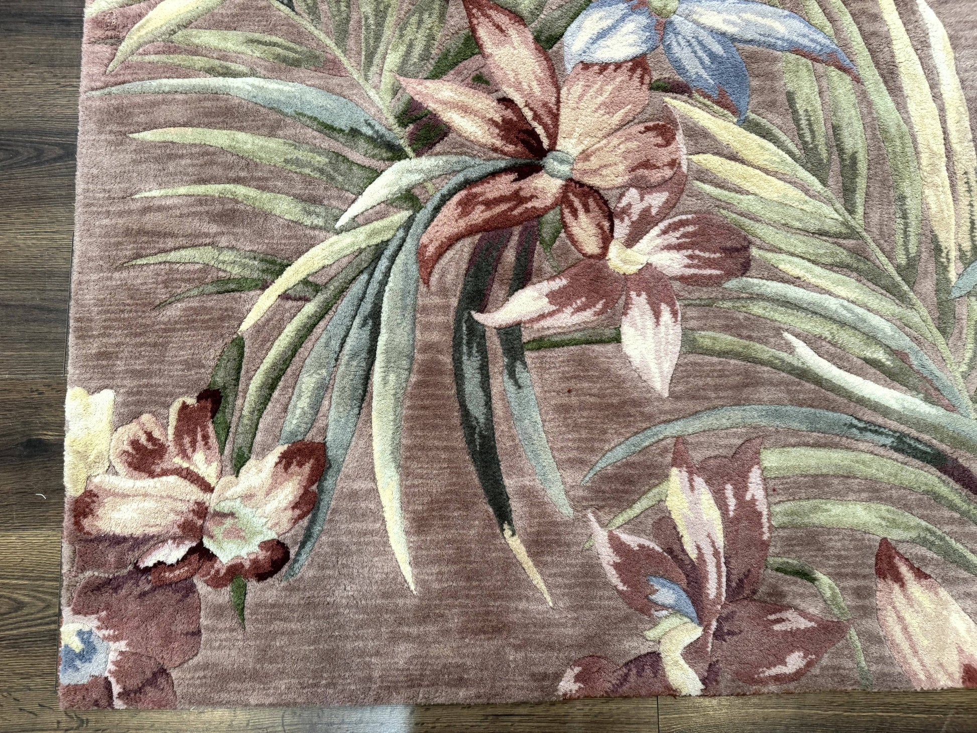 Hand Tufted Floral Rug 5x8, Light Rose Wool Carpet - Nuvé