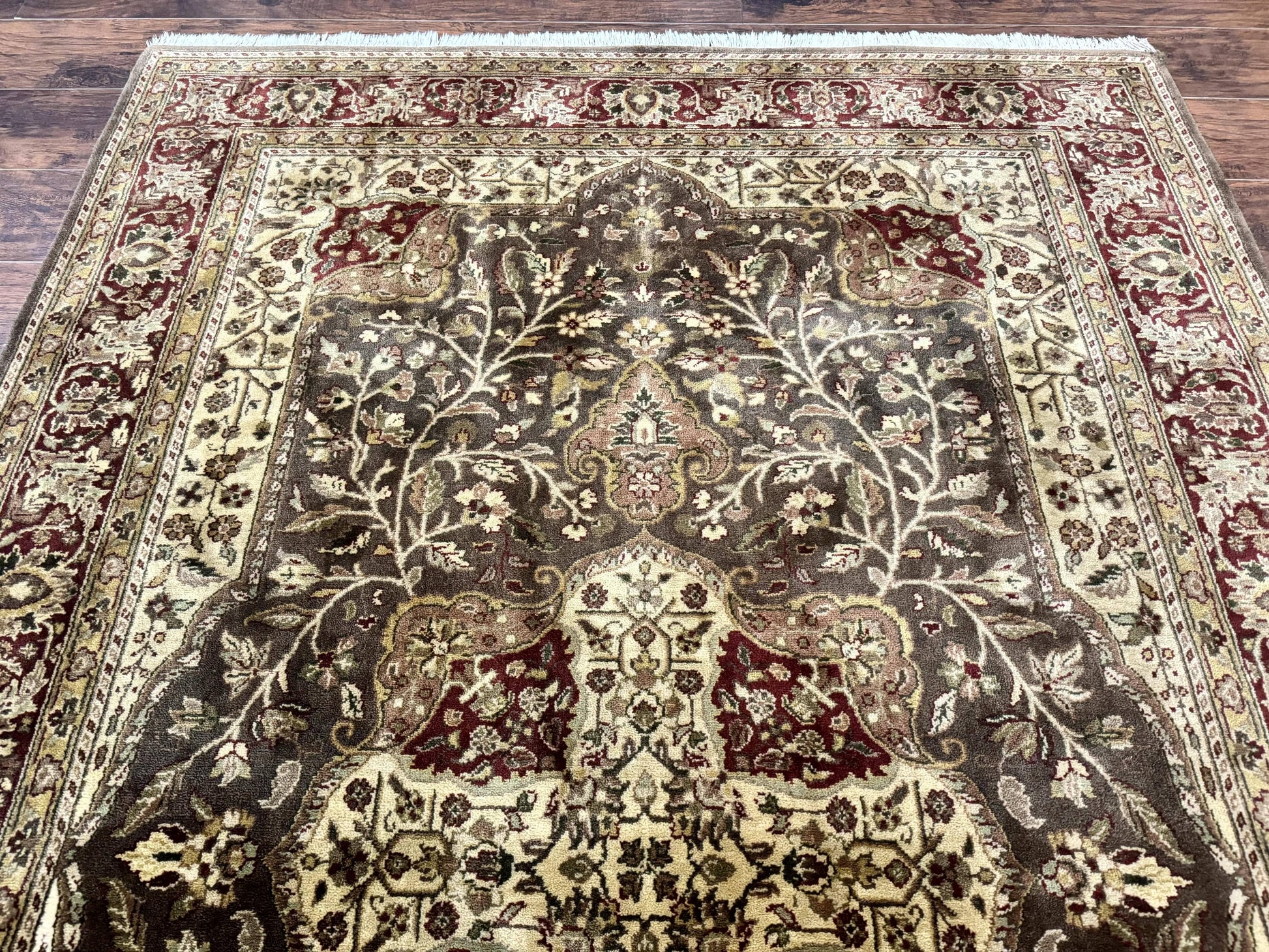 Indo Persian Rug 6x9, Wool Handmade Vintage Rug, Floral Cross Pattern - Nuvé