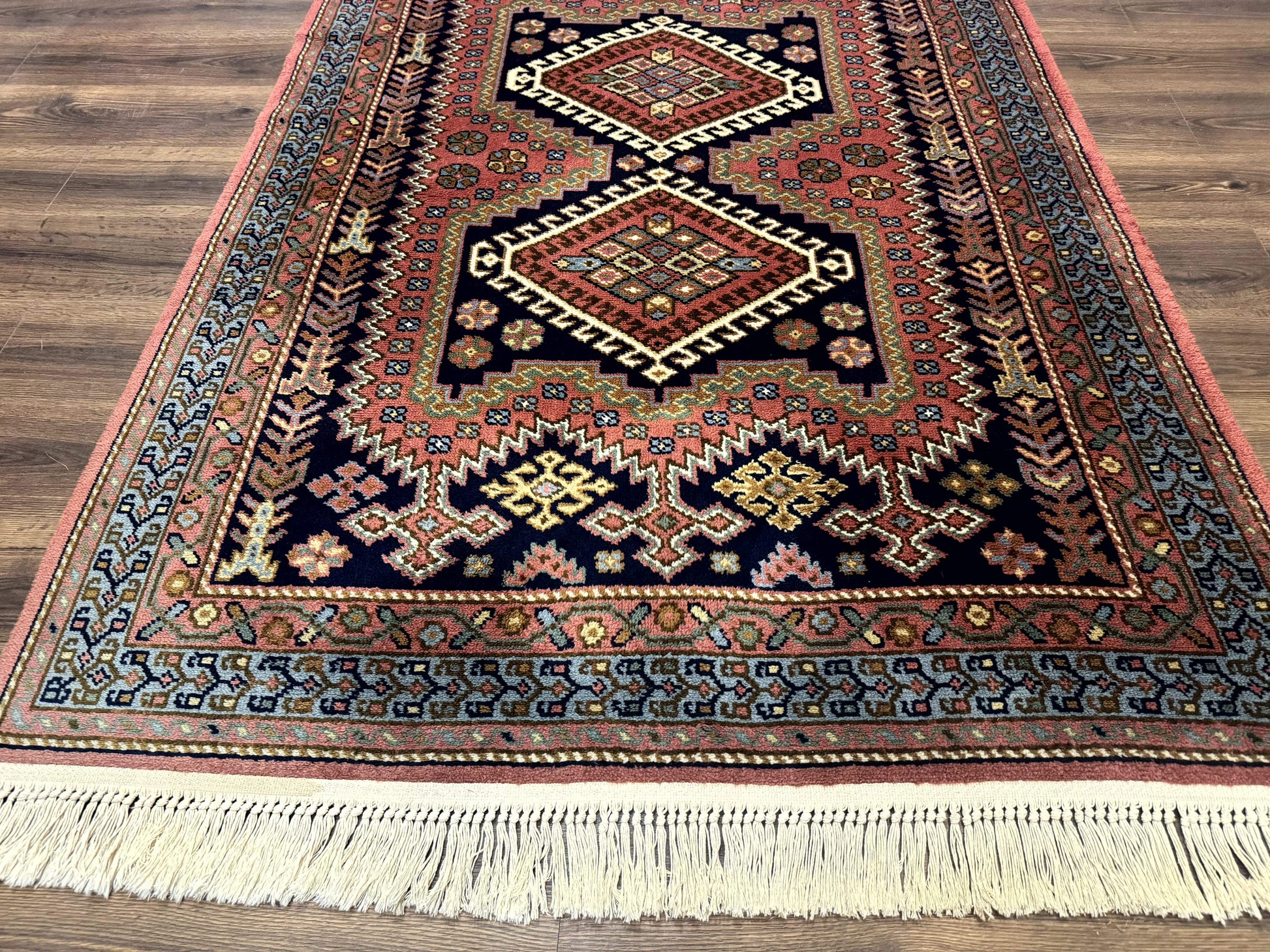 5x7 Persian Tribal Design Rug, Wool, Geometric Medallions, Vintage, Power Loomed - Nuvé