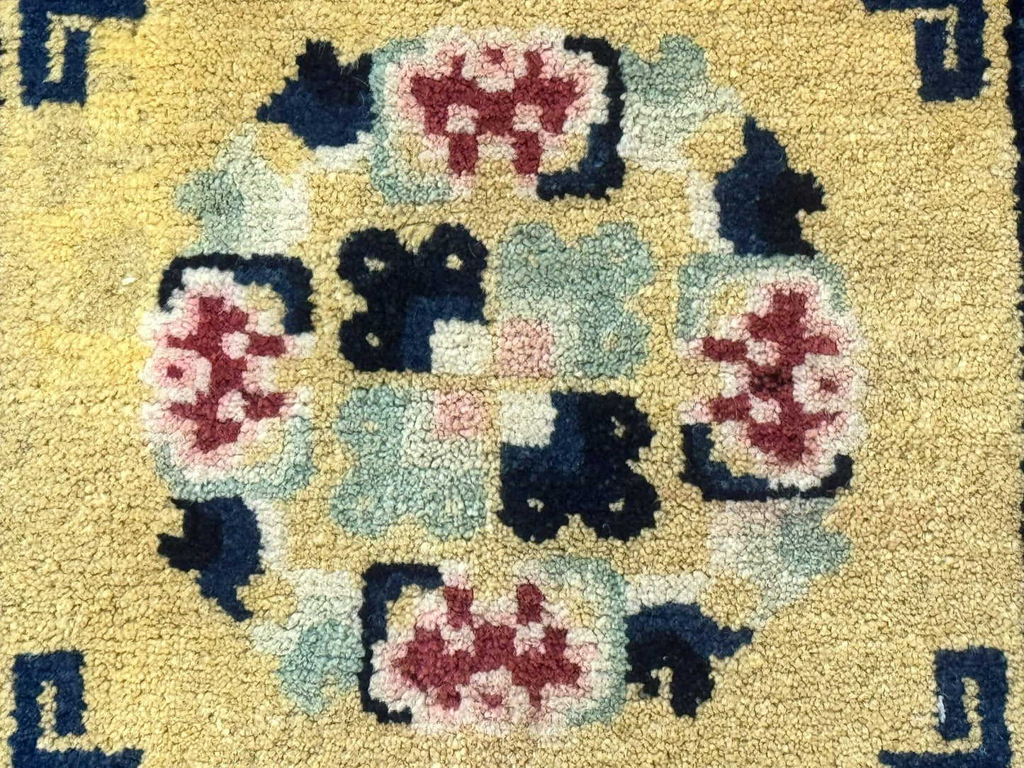 Antique Small Chiense Square Rug 2x2 ft, Wool Chinese Rug - Nuvé