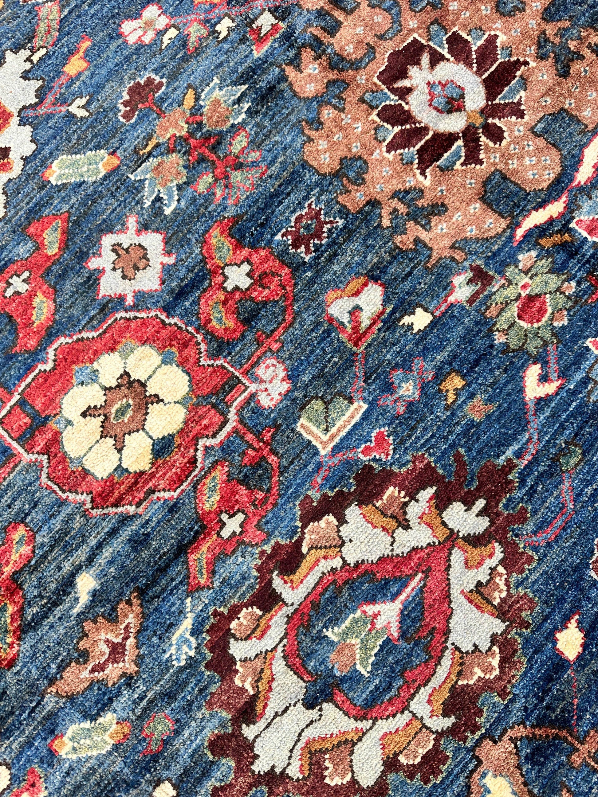 Trasitional Serapi Ghazni Wool Rug – 8' x 10’ – Intricate Floral Design - Nuvé