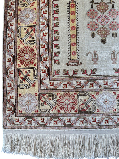 Luxurious Hand-Knotted Pure Silk Turkish Kayseri Rug – Intricate Floral & Geometric Design, 2’2” x 3’ - Nuvé