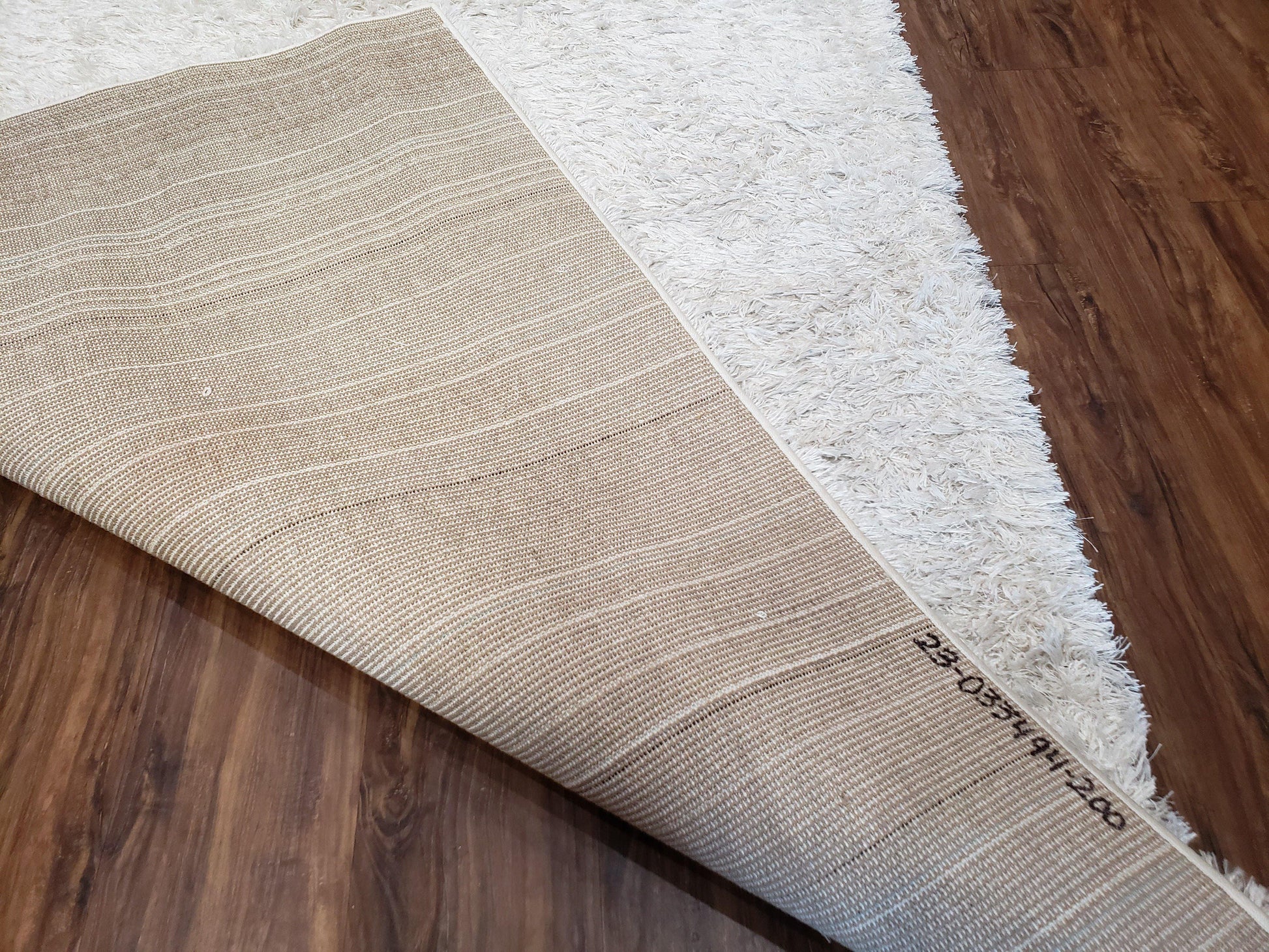 Safavieh Shag Rug 5x8, Pearl White Color, Isaac Mizrachi Shag Collection 5x7 Carpet, High Pile Soft Fluffly Bedroom Rug, Living Room Rug - Nuvé