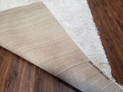 Safavieh Shag Rug 5x8, Pearl White Color, Isaac Mizrachi Shag Collection 5x7 Carpet, High Pile Soft Fluffly Bedroom Rug, Living Room Rug - Nuvé