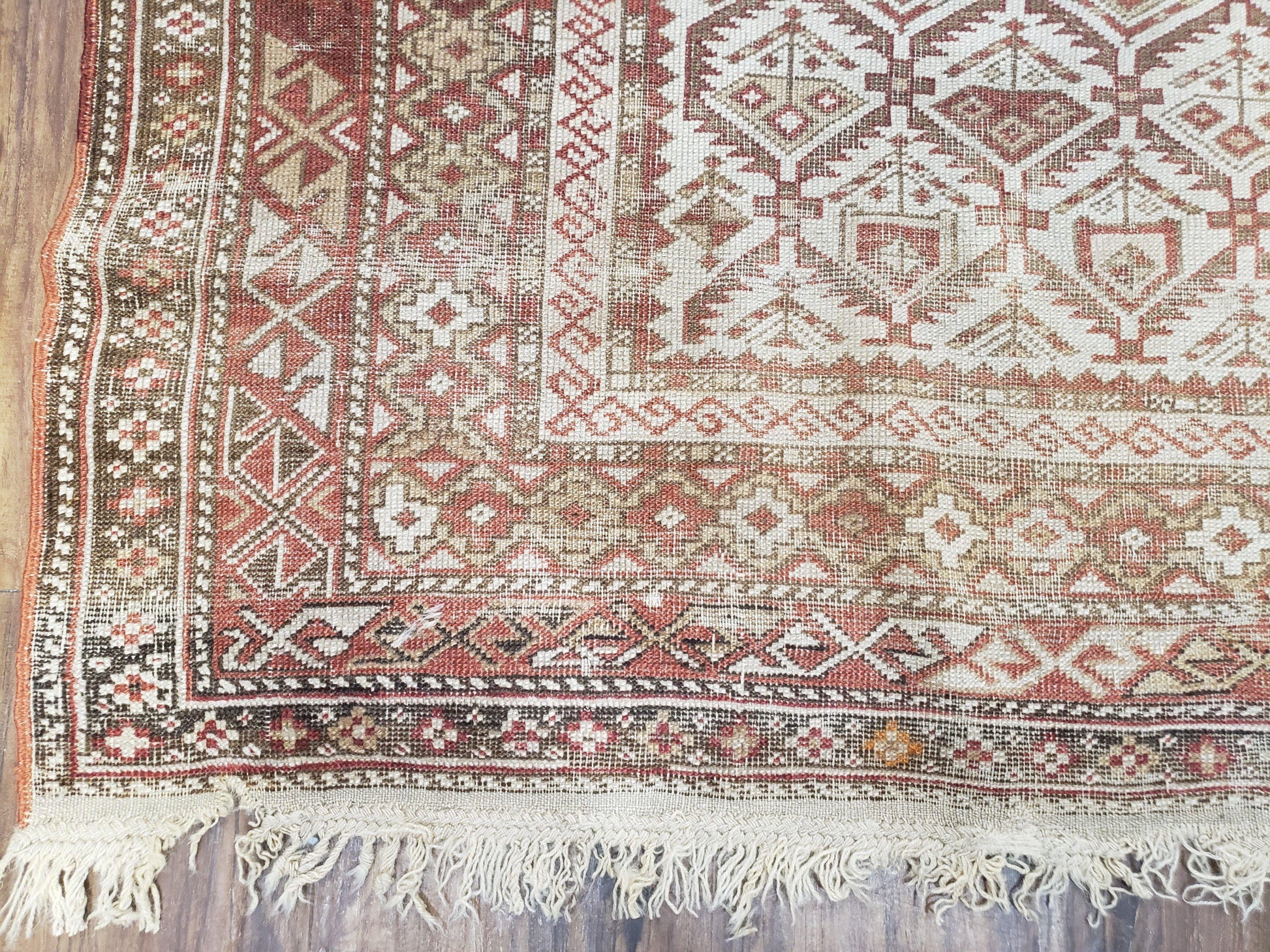 Antique Caucasian Shirvan Rug 4x6, Dagestan Area Rug, Wool Hand-Knotted Soft Red & Ivory 1920s Oriental Carpet, Soft Muted Colors - Nuvé